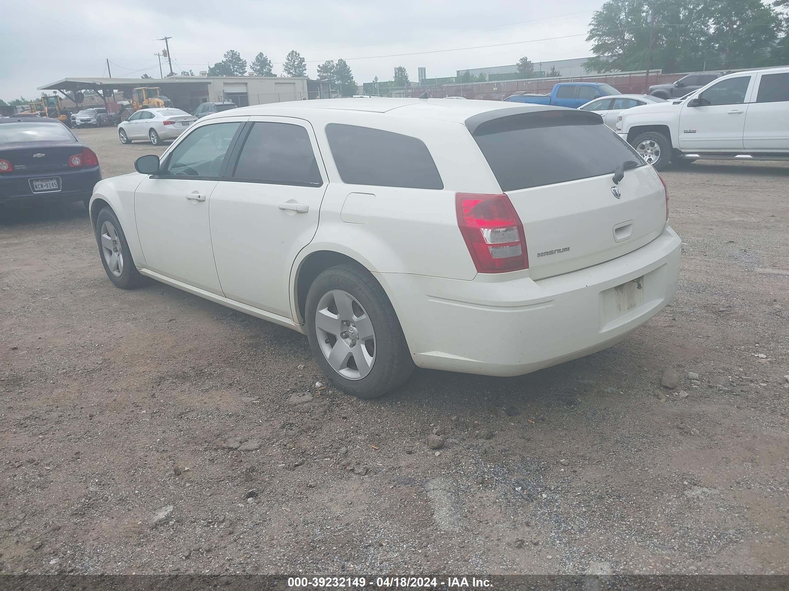 Photo 2 VIN: 2D4FV47T98H166675 - DODGE MAGNUM 