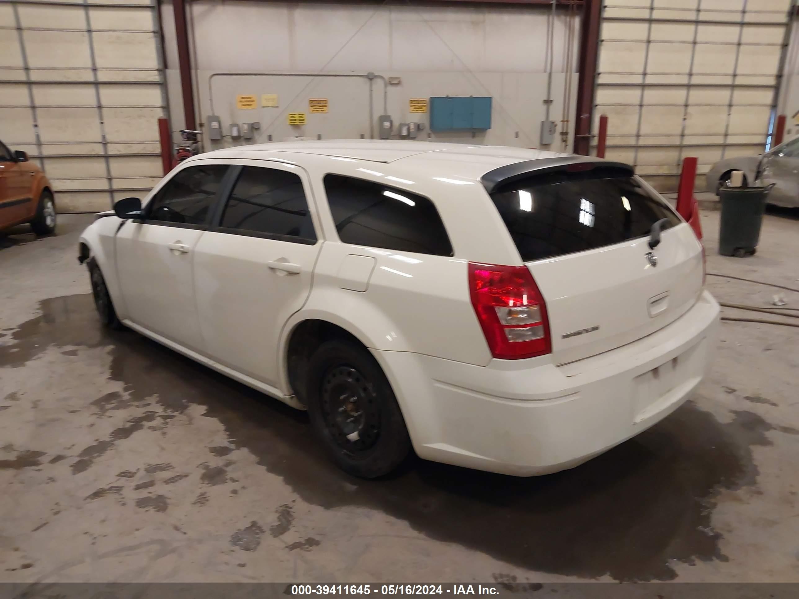 Photo 2 VIN: 2D4FV47TX7H666584 - DODGE MAGNUM 