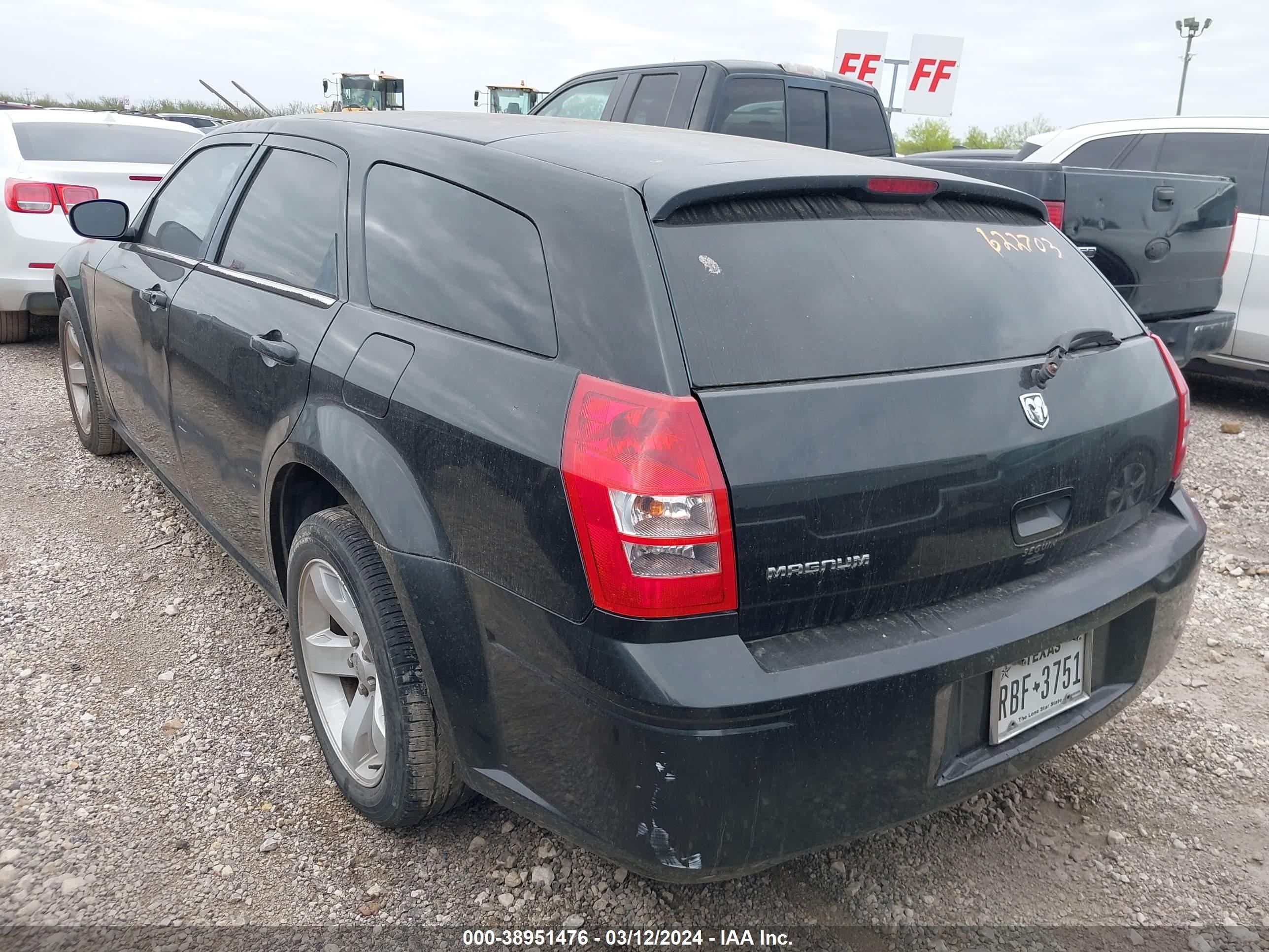 Photo 2 VIN: 2D4FV47V17H622703 - DODGE MAGNUM 