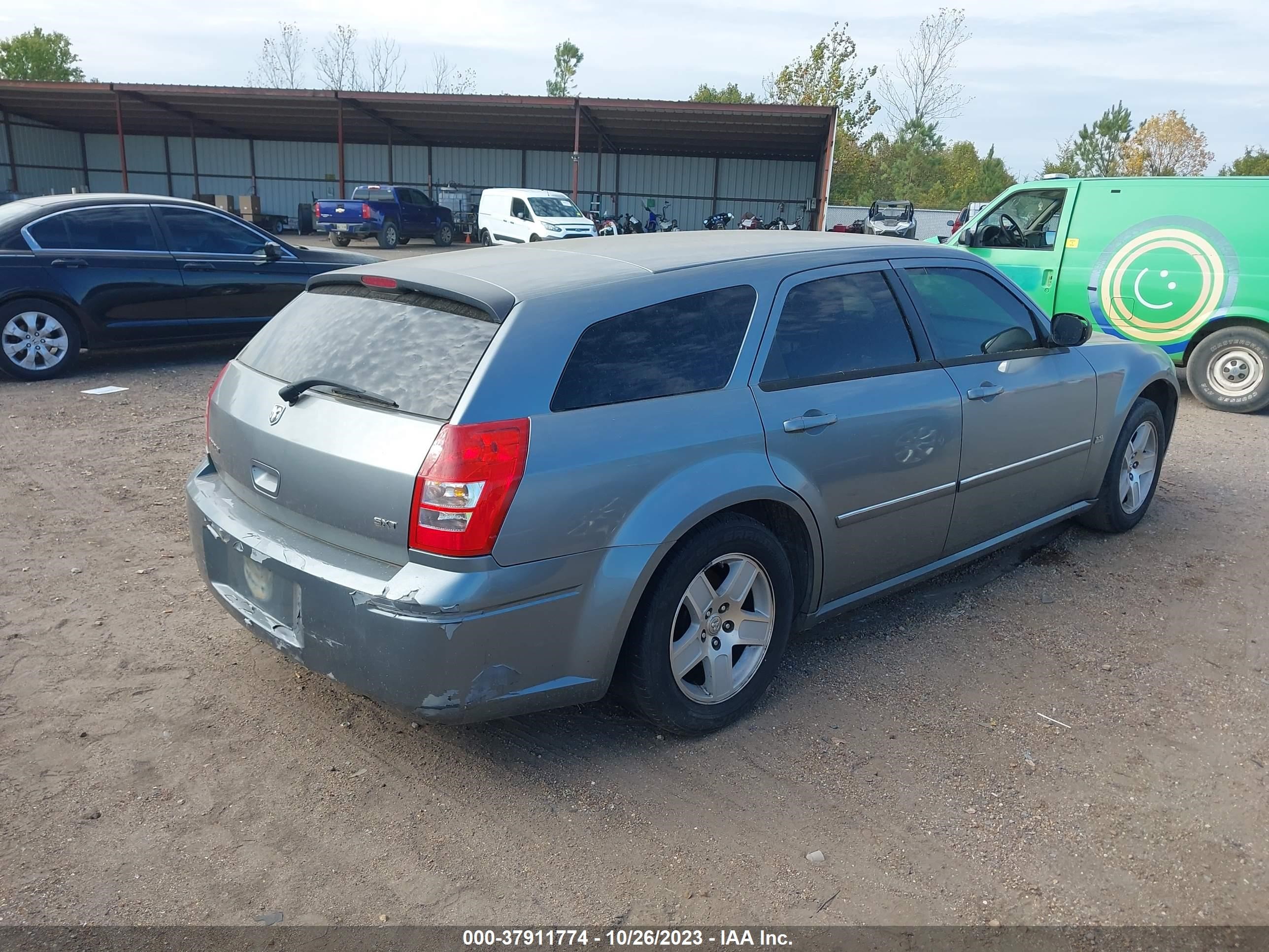 Photo 3 VIN: 2D4FV47V26H453483 - DODGE MAGNUM 