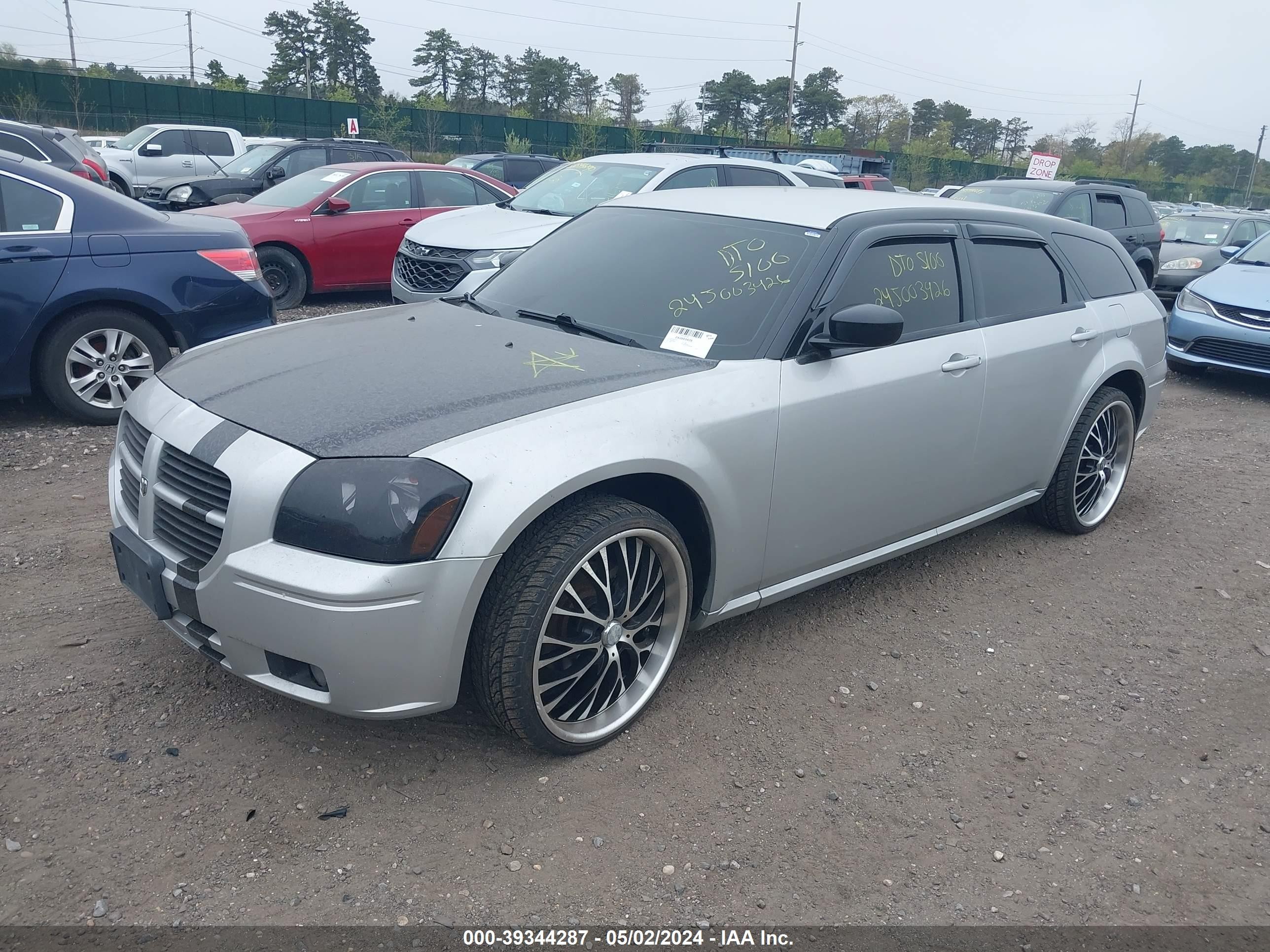 Photo 1 VIN: 2D4FV47V27H620300 - DODGE MAGNUM 