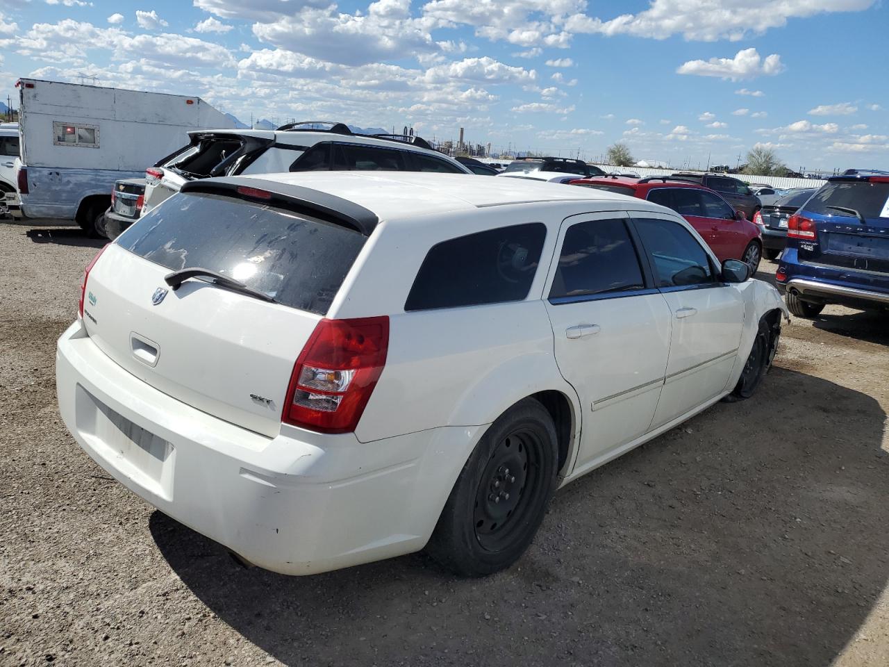 Photo 2 VIN: 2D4FV47V27H894919 - DODGE MAGNUM 