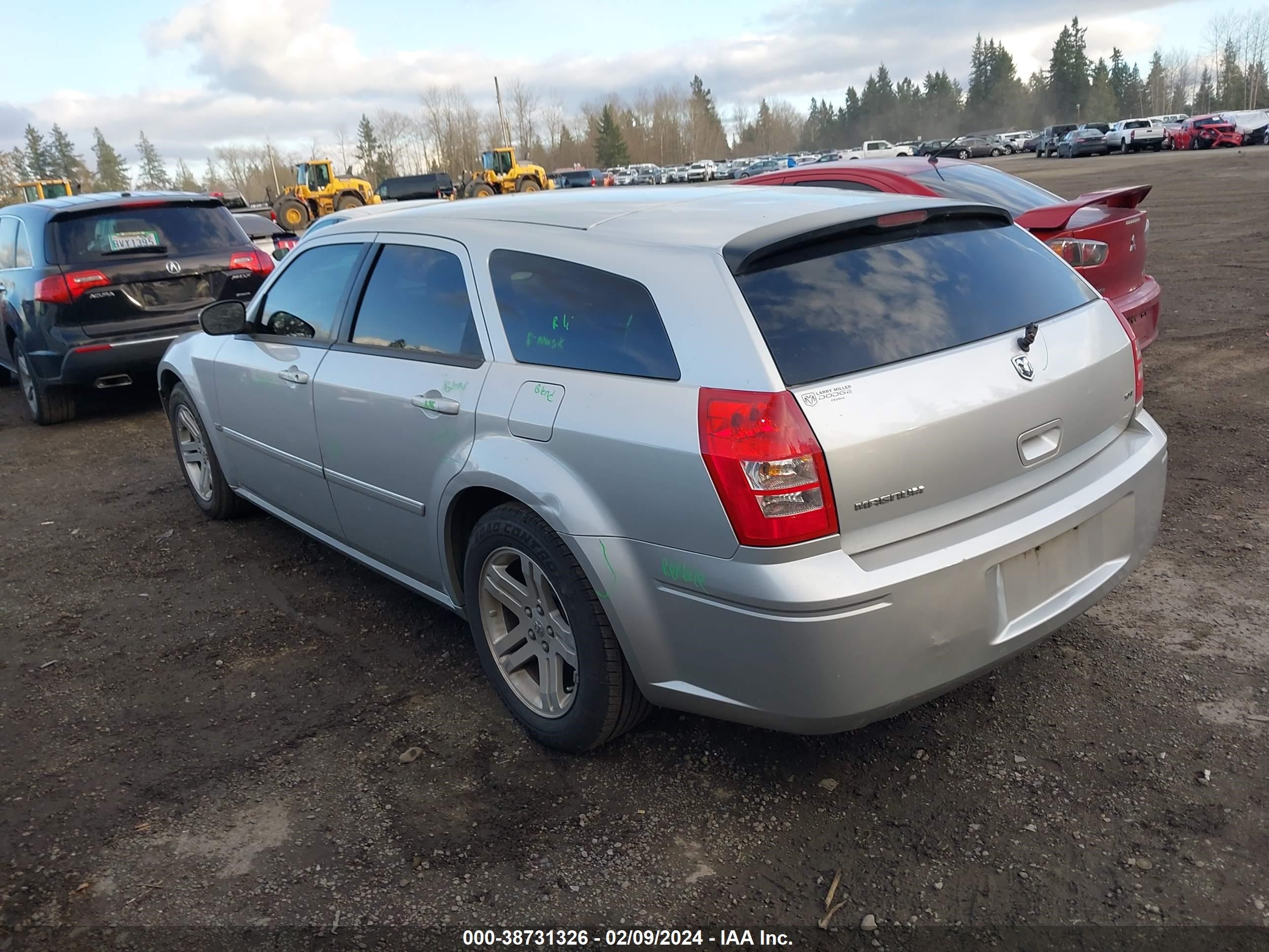 Photo 2 VIN: 2D4FV47V36H126168 - DODGE MAGNUM 