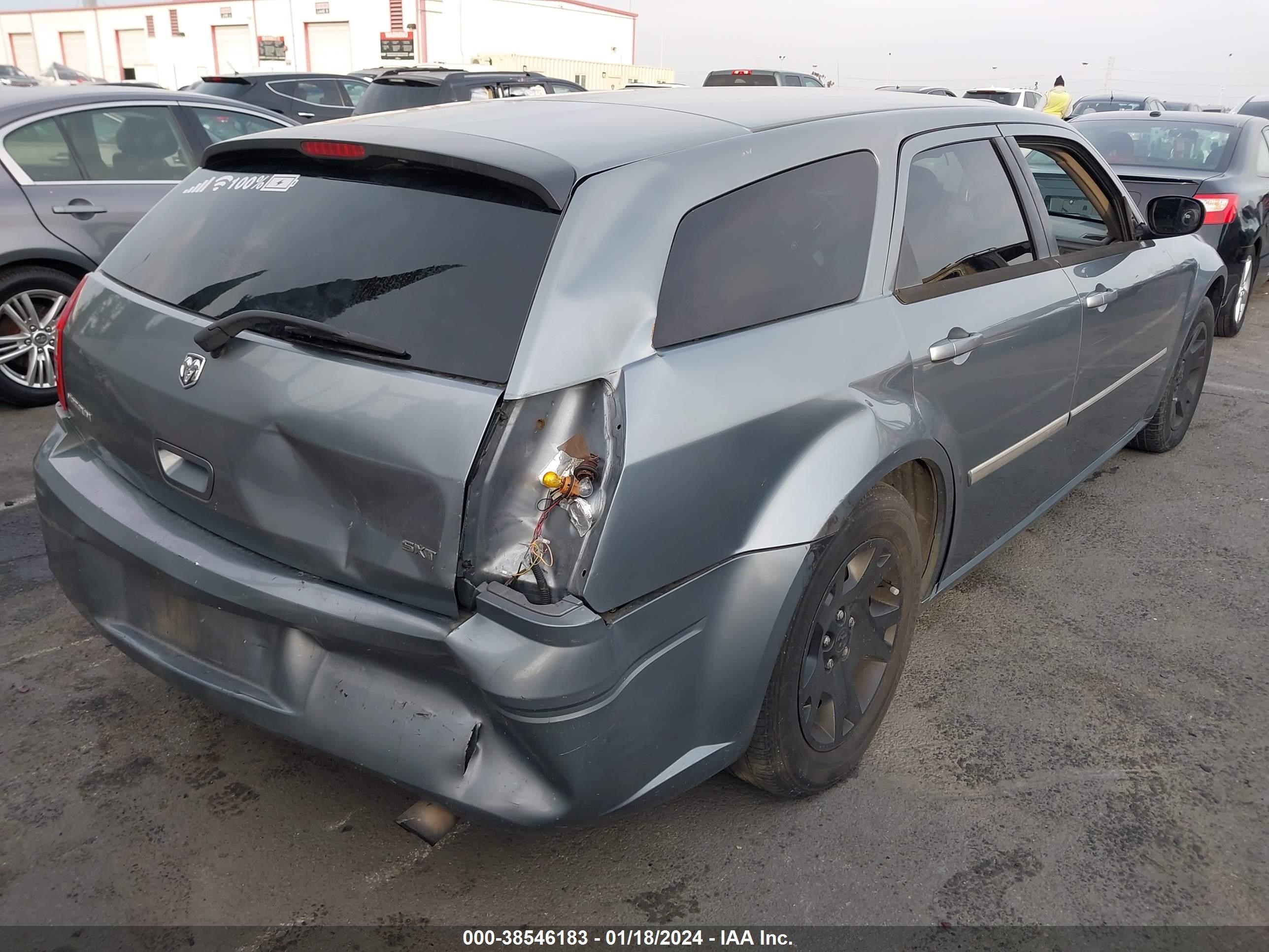 Photo 3 VIN: 2D4FV47V37H622332 - DODGE MAGNUM 