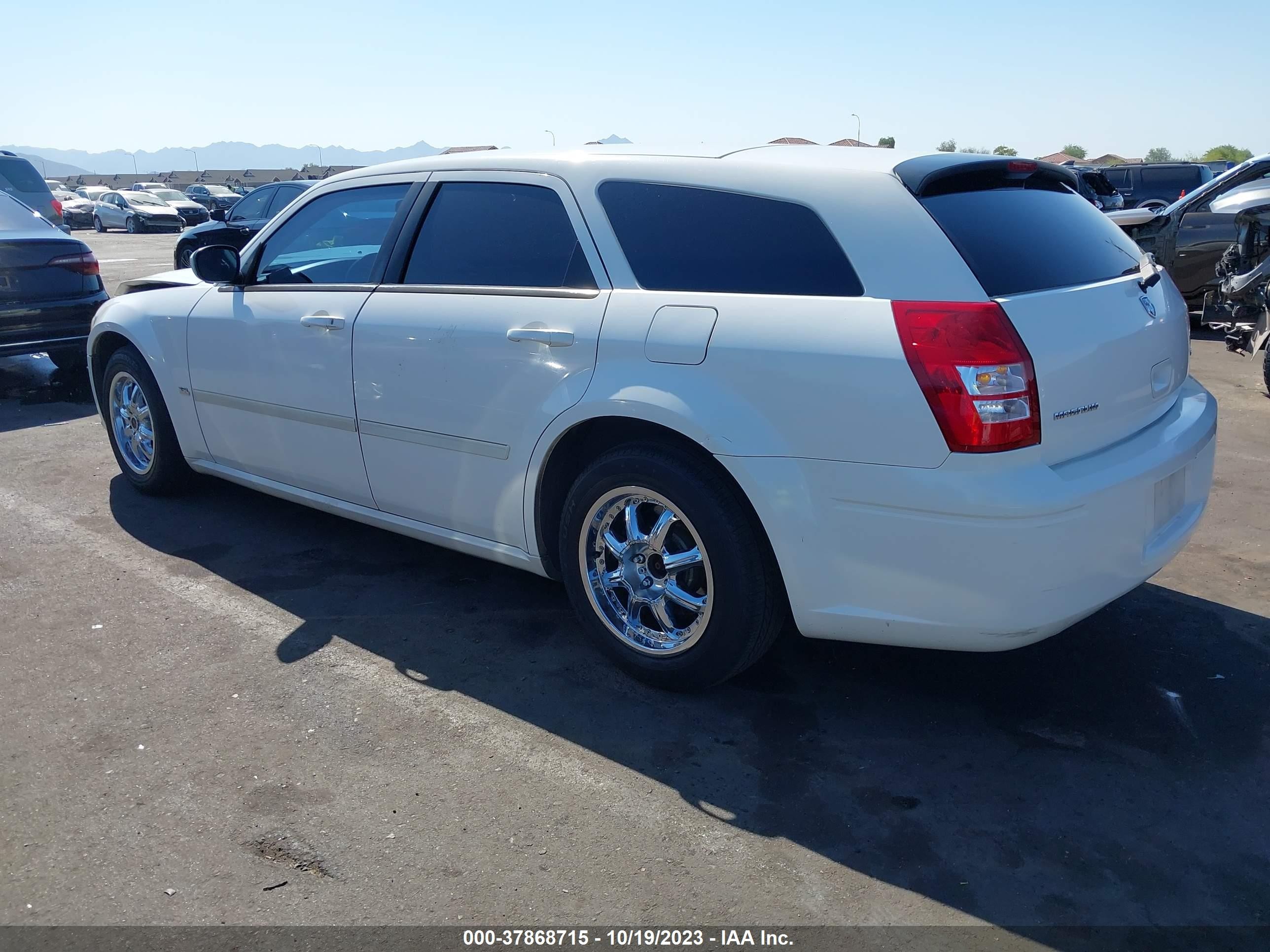 Photo 2 VIN: 2D4FV47V57H641013 - DODGE MAGNUM 