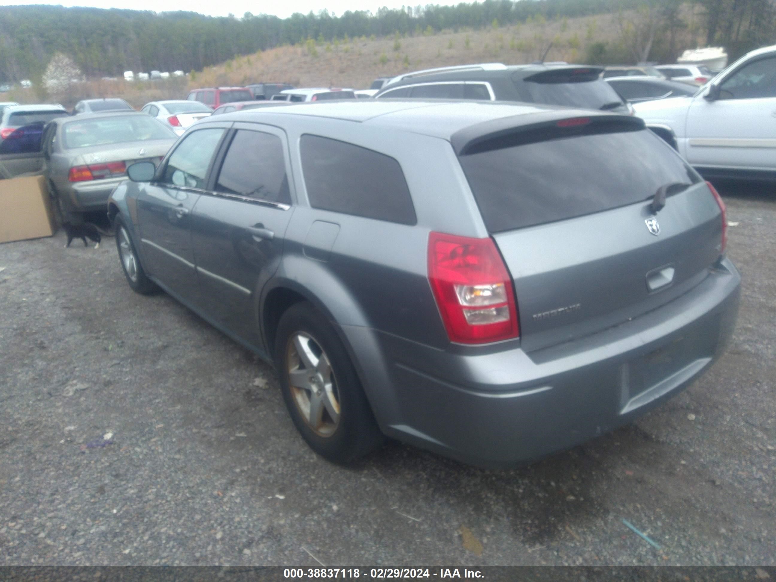 Photo 2 VIN: 2D4FV47V57H663268 - DODGE MAGNUM 