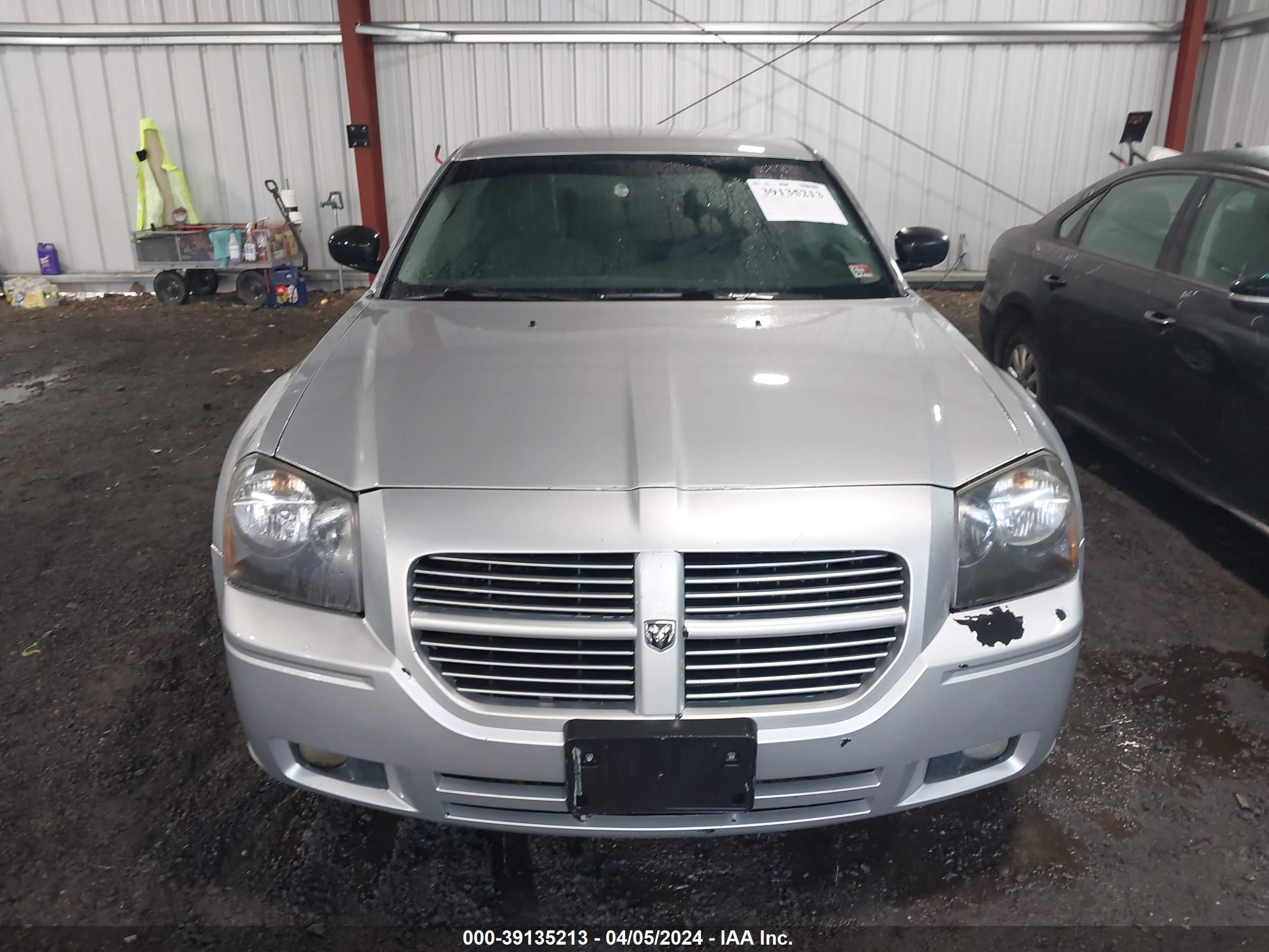 Photo 11 VIN: 2D4FV47V87H621449 - DODGE MAGNUM 