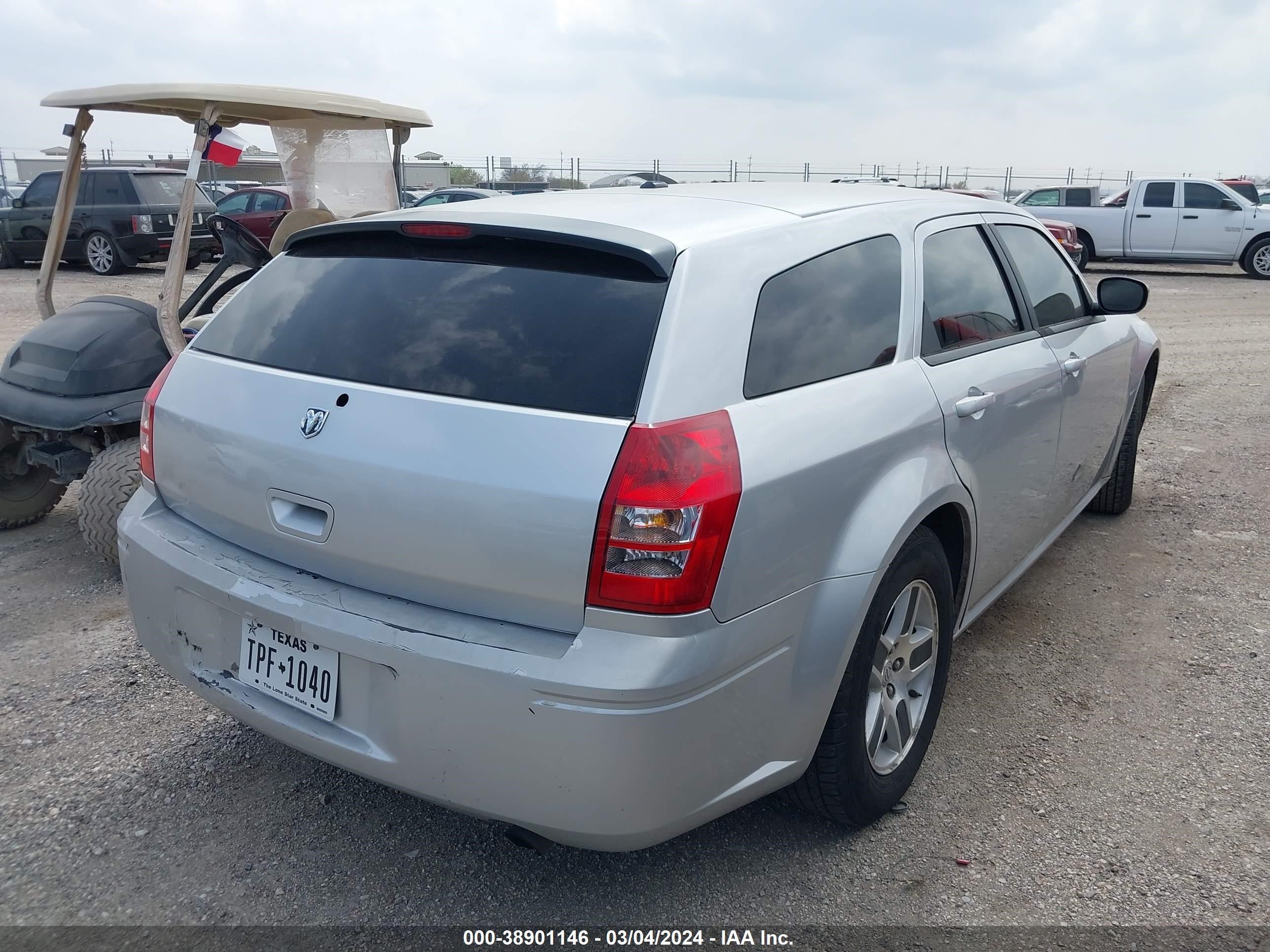 Photo 3 VIN: 2D4FV47V87H749920 - DODGE MAGNUM 