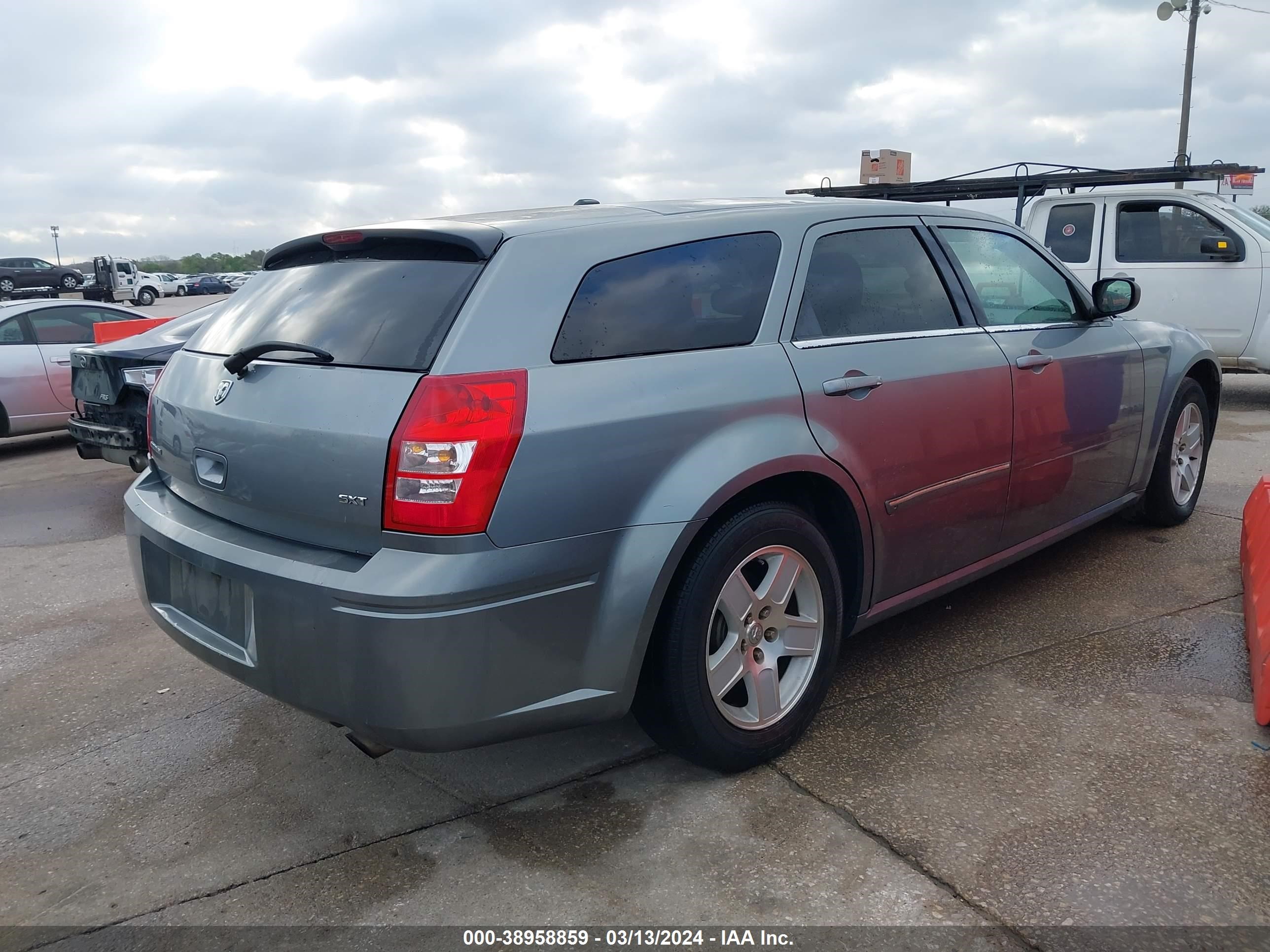 Photo 3 VIN: 2D4FV47V87H831422 - DODGE MAGNUM 