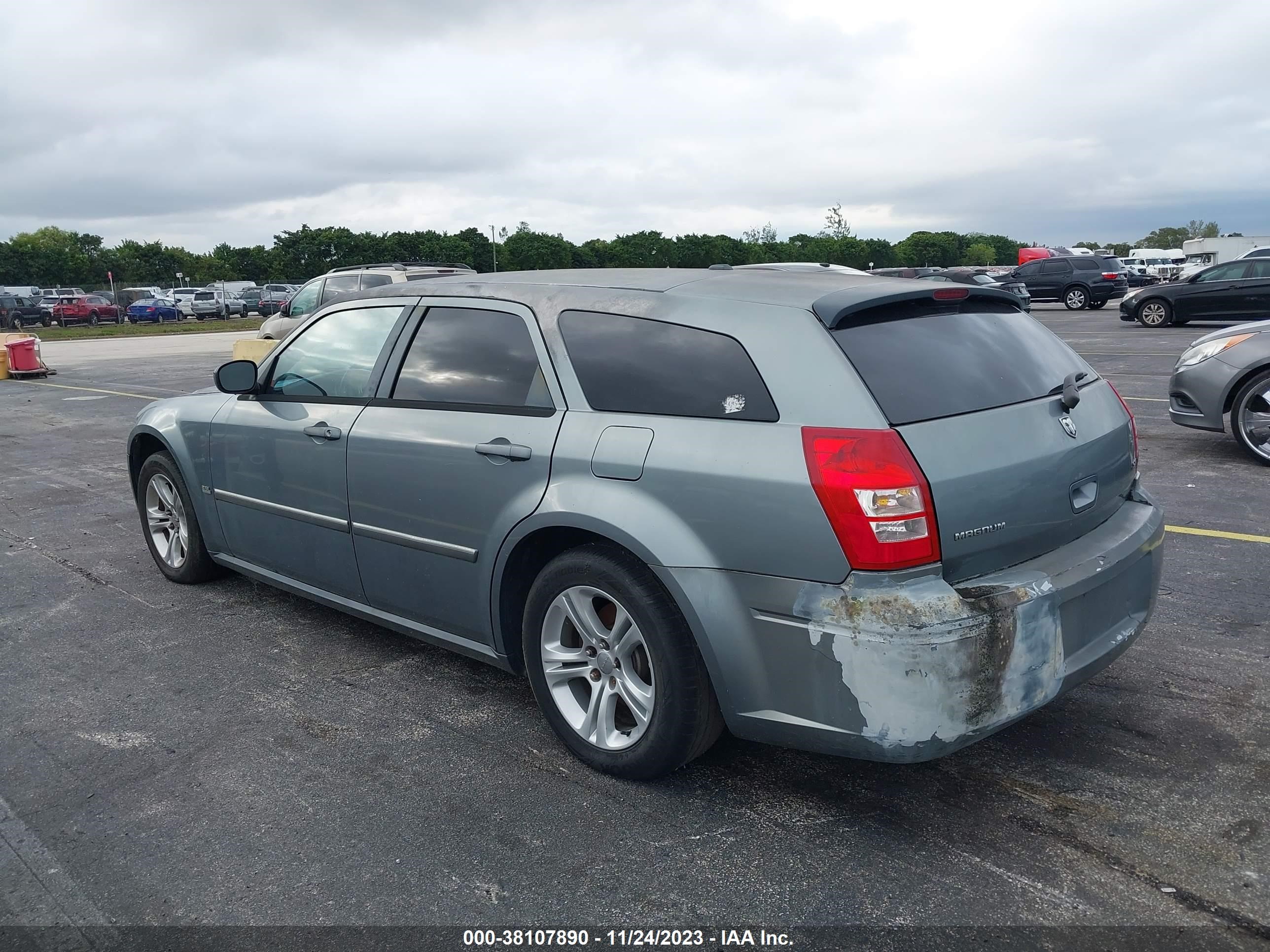 Photo 2 VIN: 2D4FV47V96H435918 - DODGE MAGNUM 