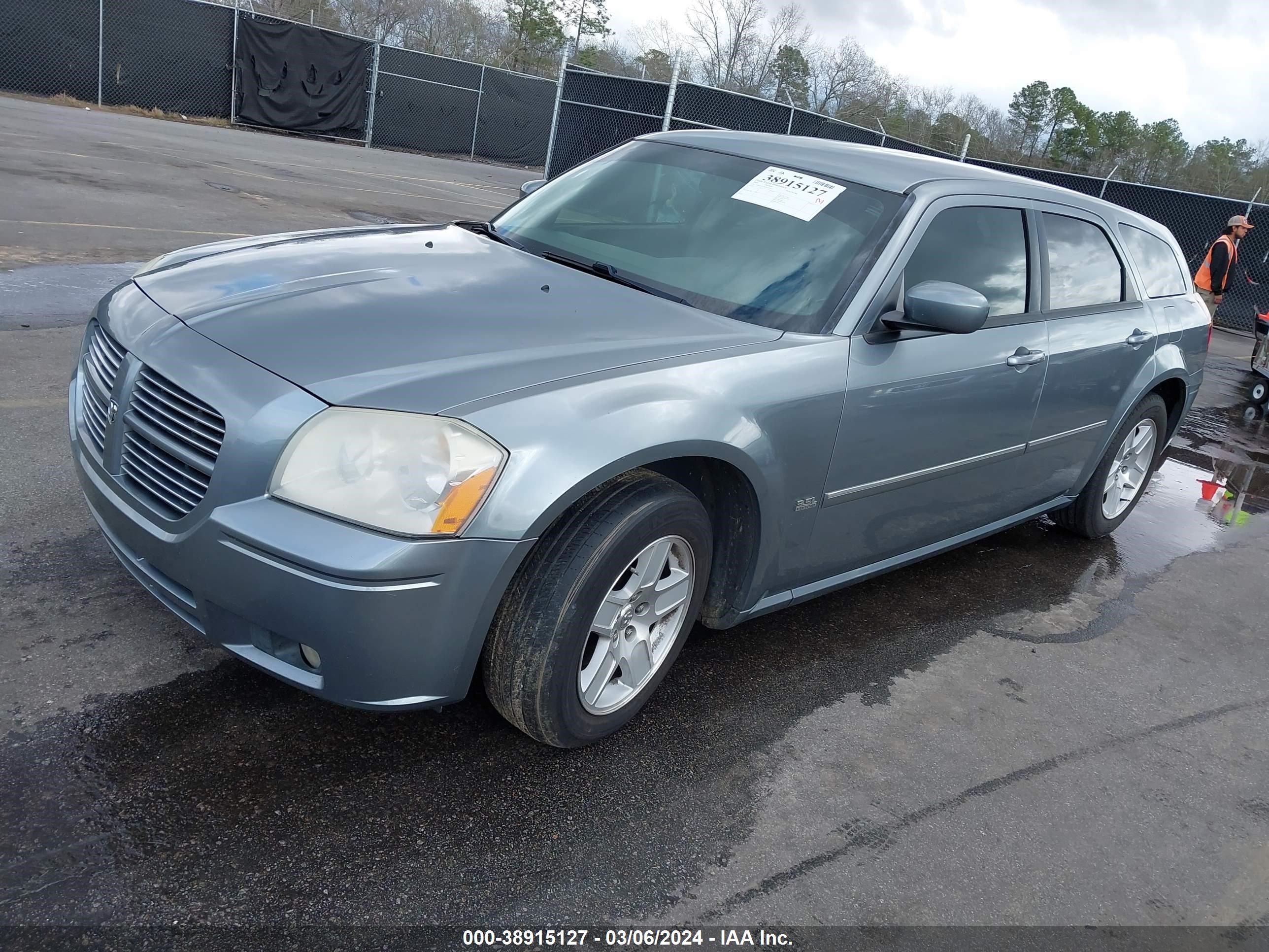 Photo 1 VIN: 2D4FV47VX6H335102 - DODGE MAGNUM 