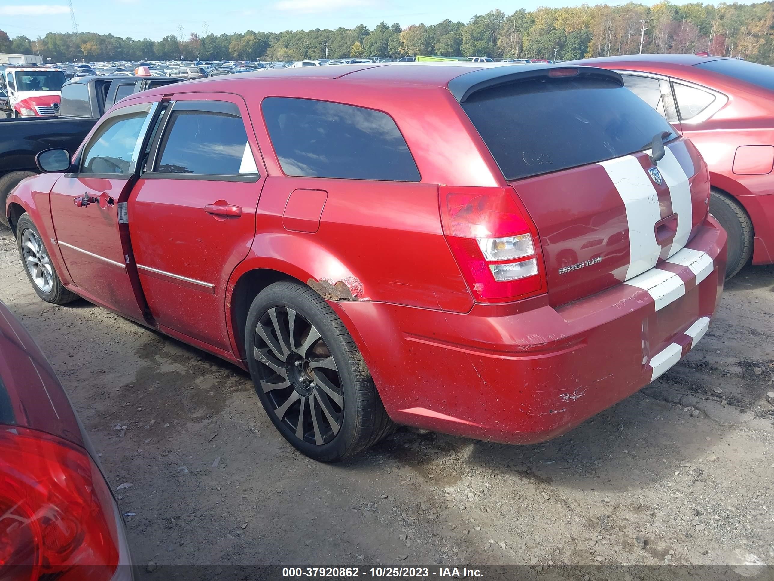 Photo 2 VIN: 2D4FV47VX6H539365 - DODGE MAGNUM 