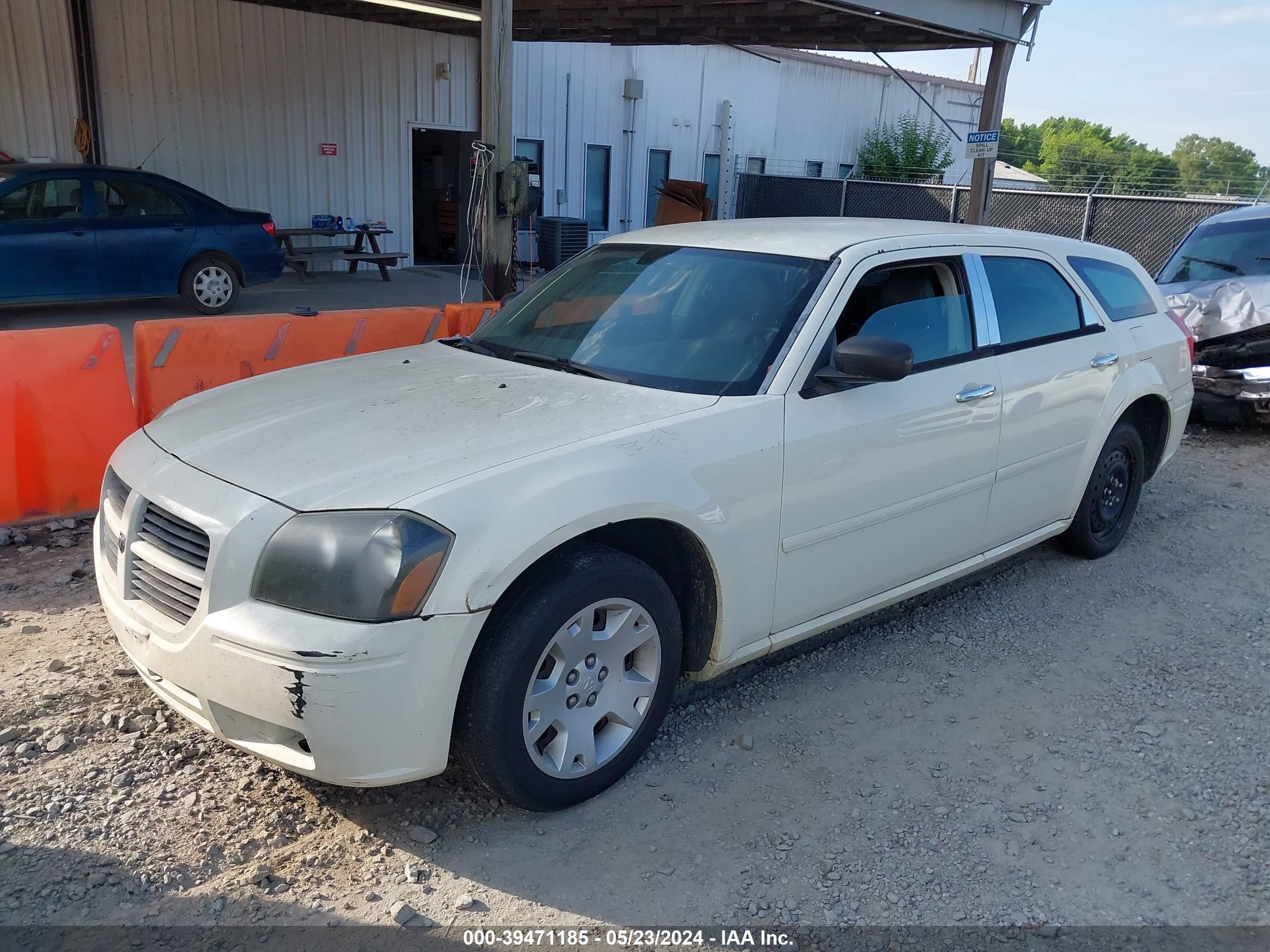 Photo 1 VIN: 2D4FV48T35H629632 - DODGE MAGNUM 