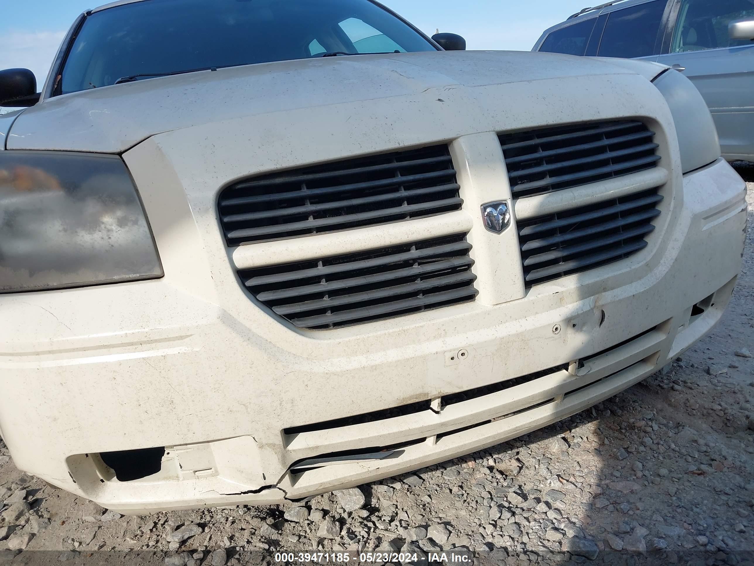 Photo 5 VIN: 2D4FV48T35H629632 - DODGE MAGNUM 