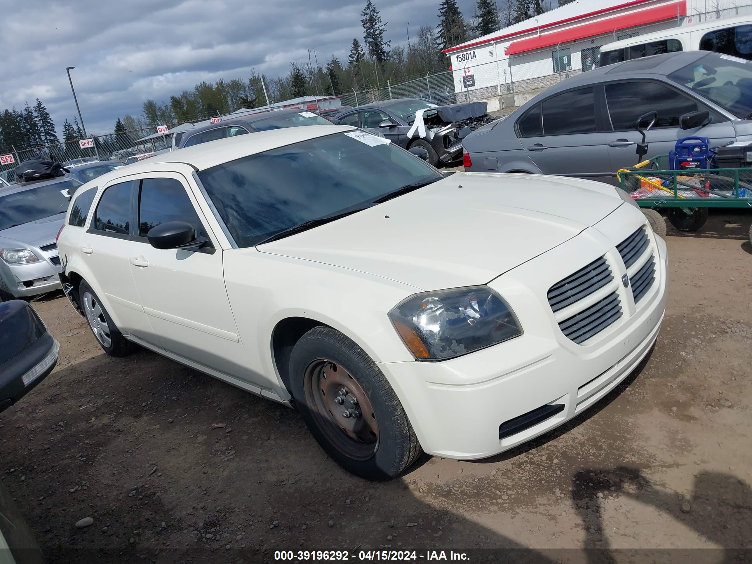 Photo 0 VIN: 2D4FV48T55H693204 - DODGE MAGNUM 