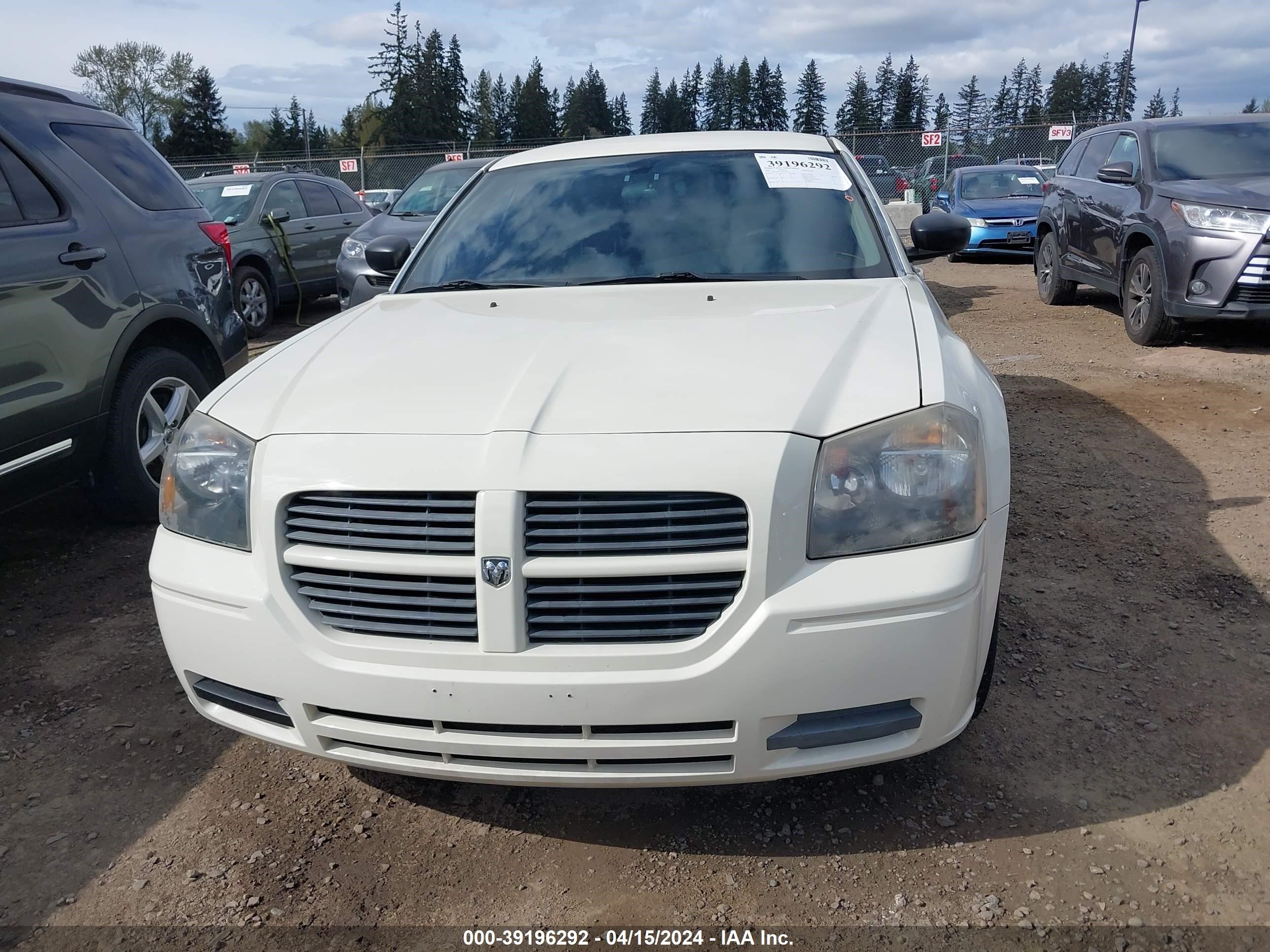 Photo 11 VIN: 2D4FV48T55H693204 - DODGE MAGNUM 