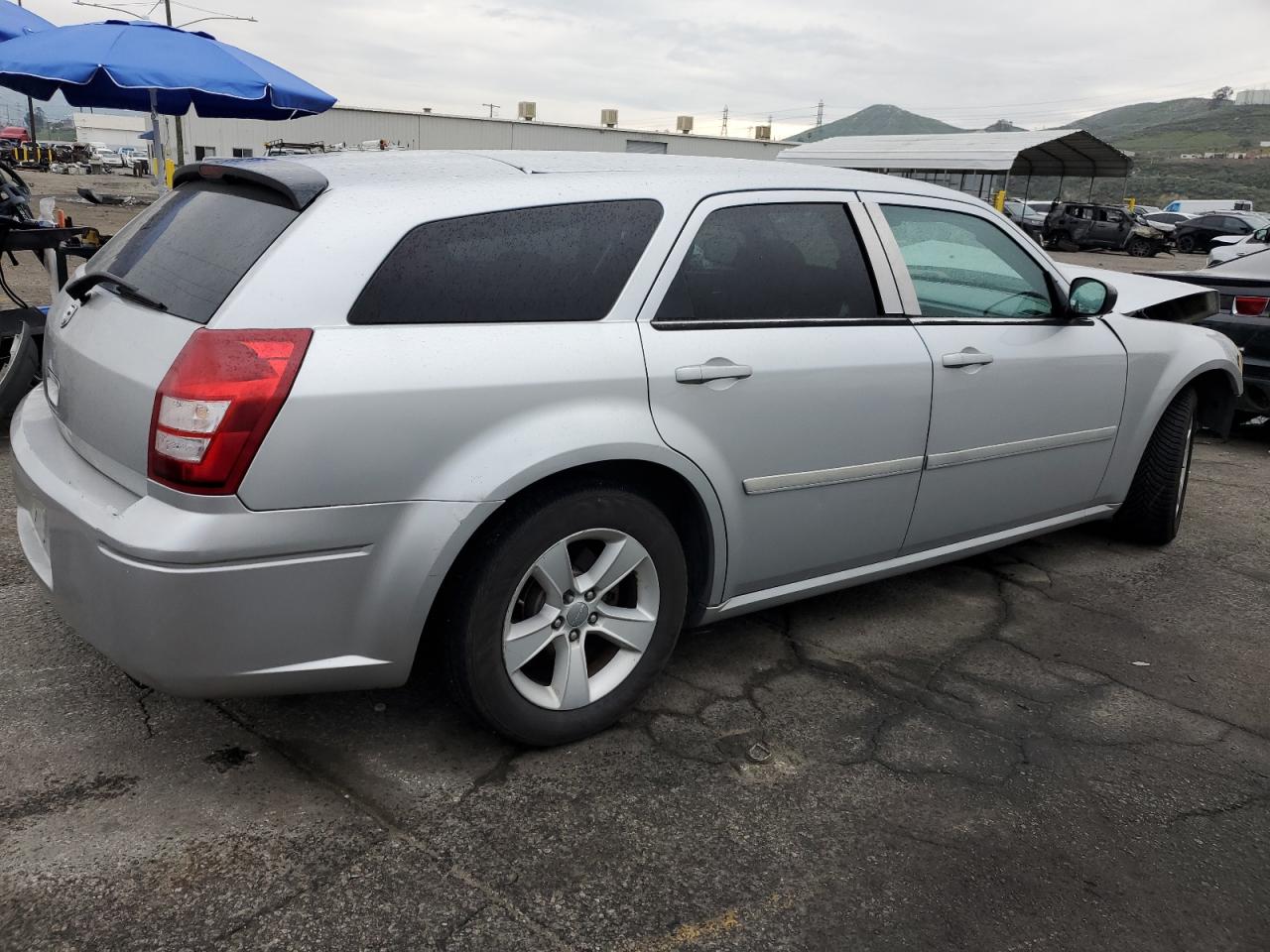 Photo 2 VIN: 2D4FV48T95H160711 - DODGE MAGNUM 