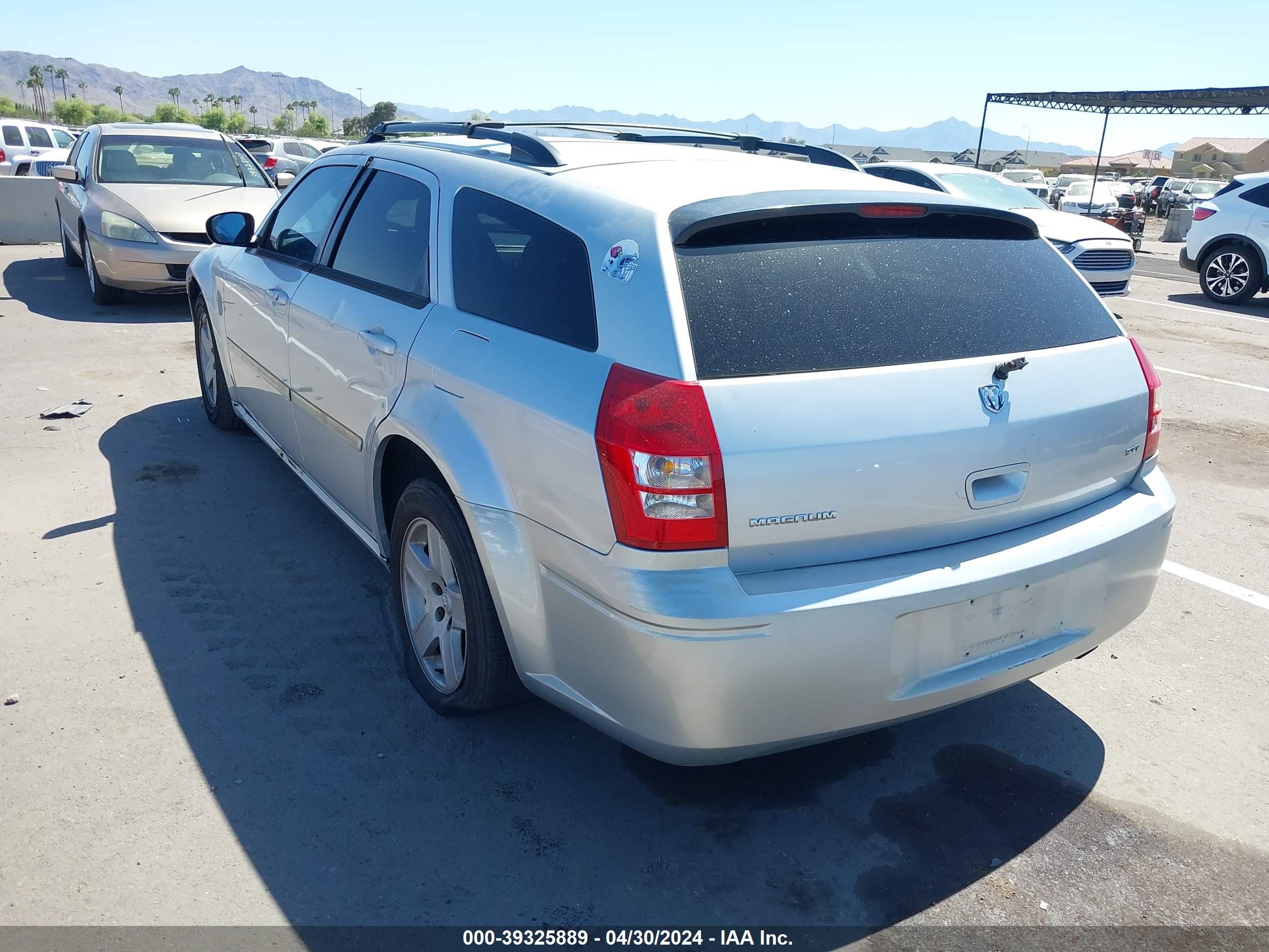 Photo 2 VIN: 2D4FV48V15H510057 - DODGE MAGNUM 