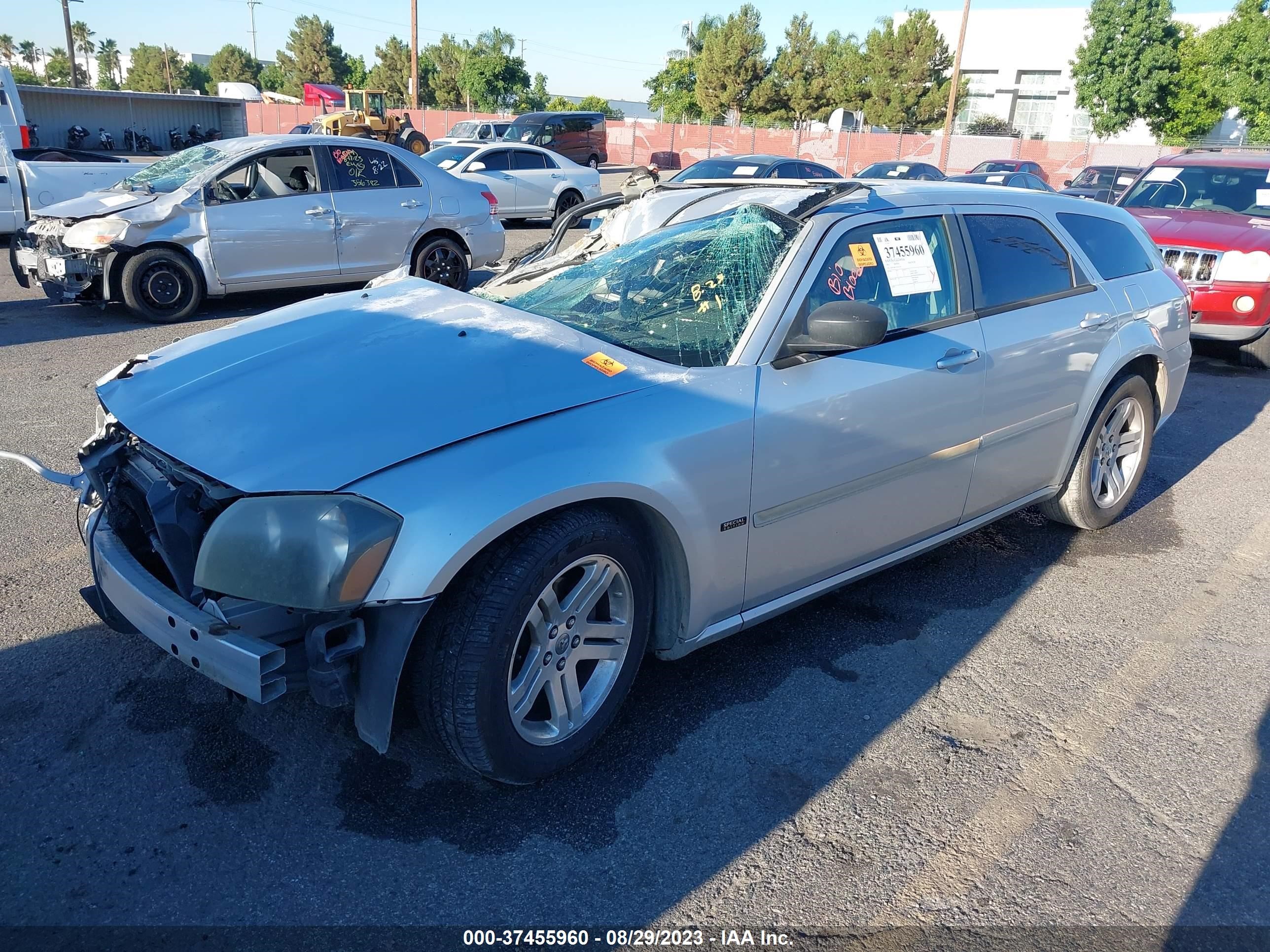 Photo 1 VIN: 2D4FV48V15H593120 - DODGE MAGNUM 