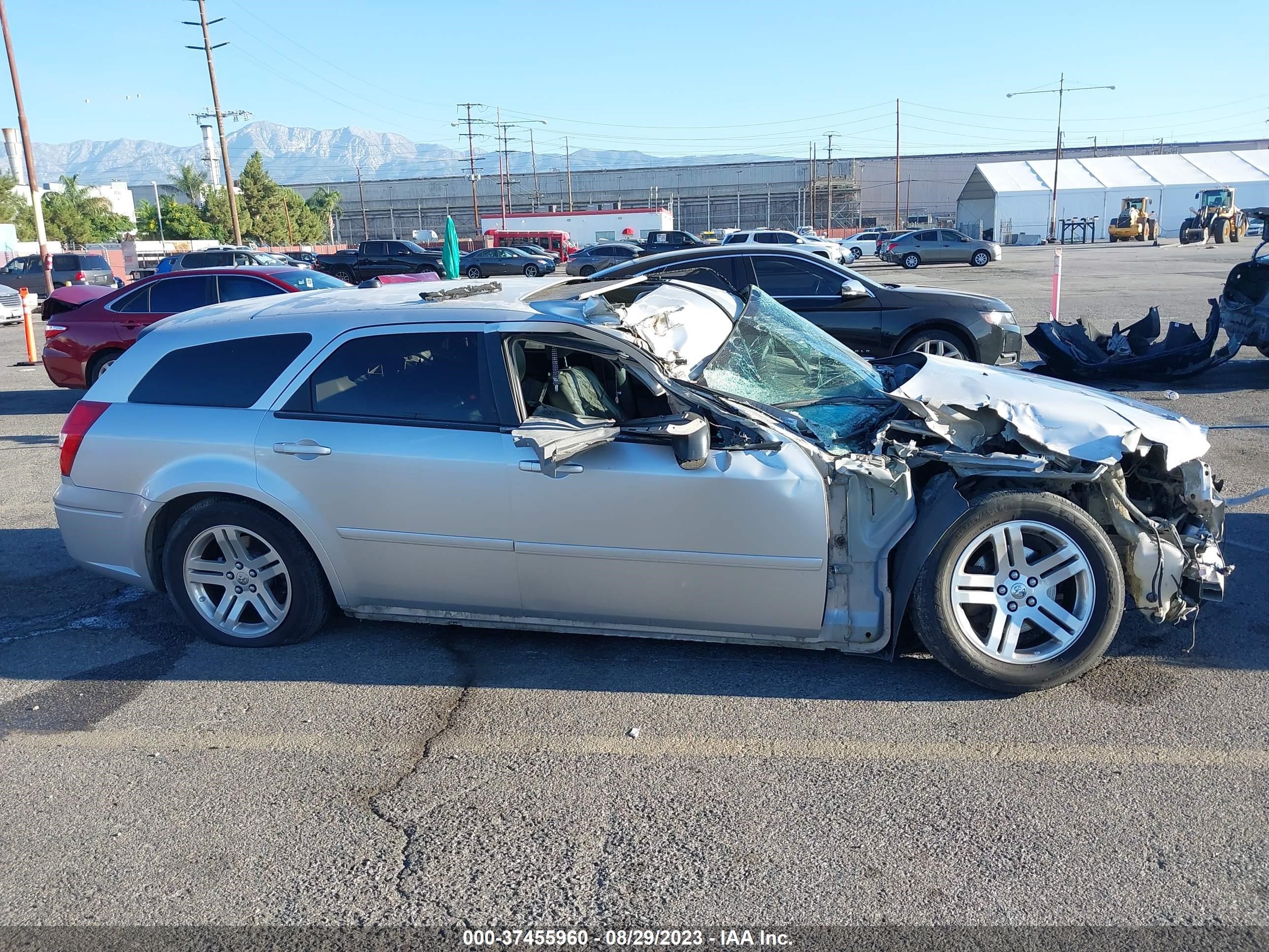 Photo 12 VIN: 2D4FV48V15H593120 - DODGE MAGNUM 