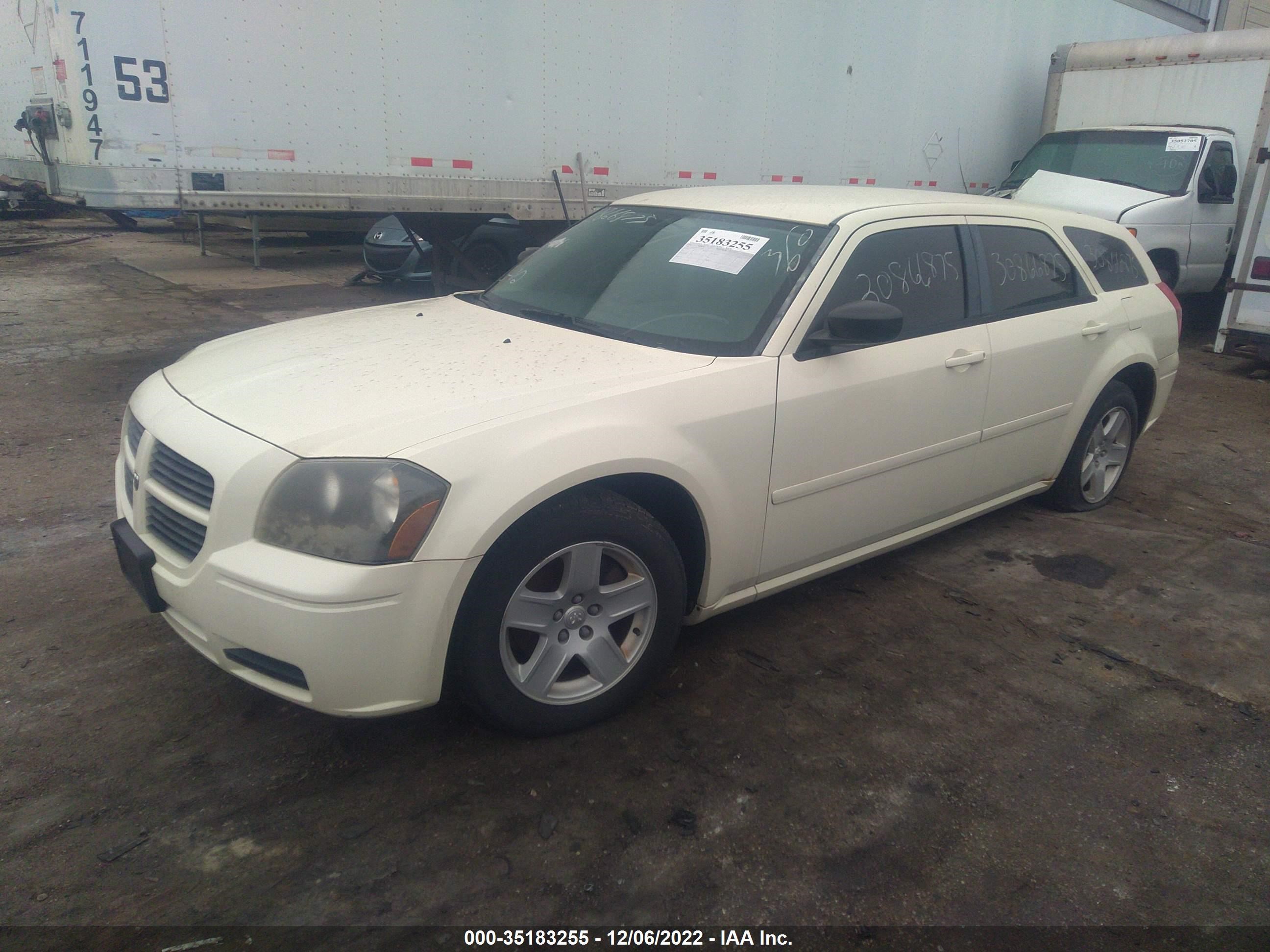 Photo 1 VIN: 2D4FV48V25H159854 - DODGE MAGNUM 