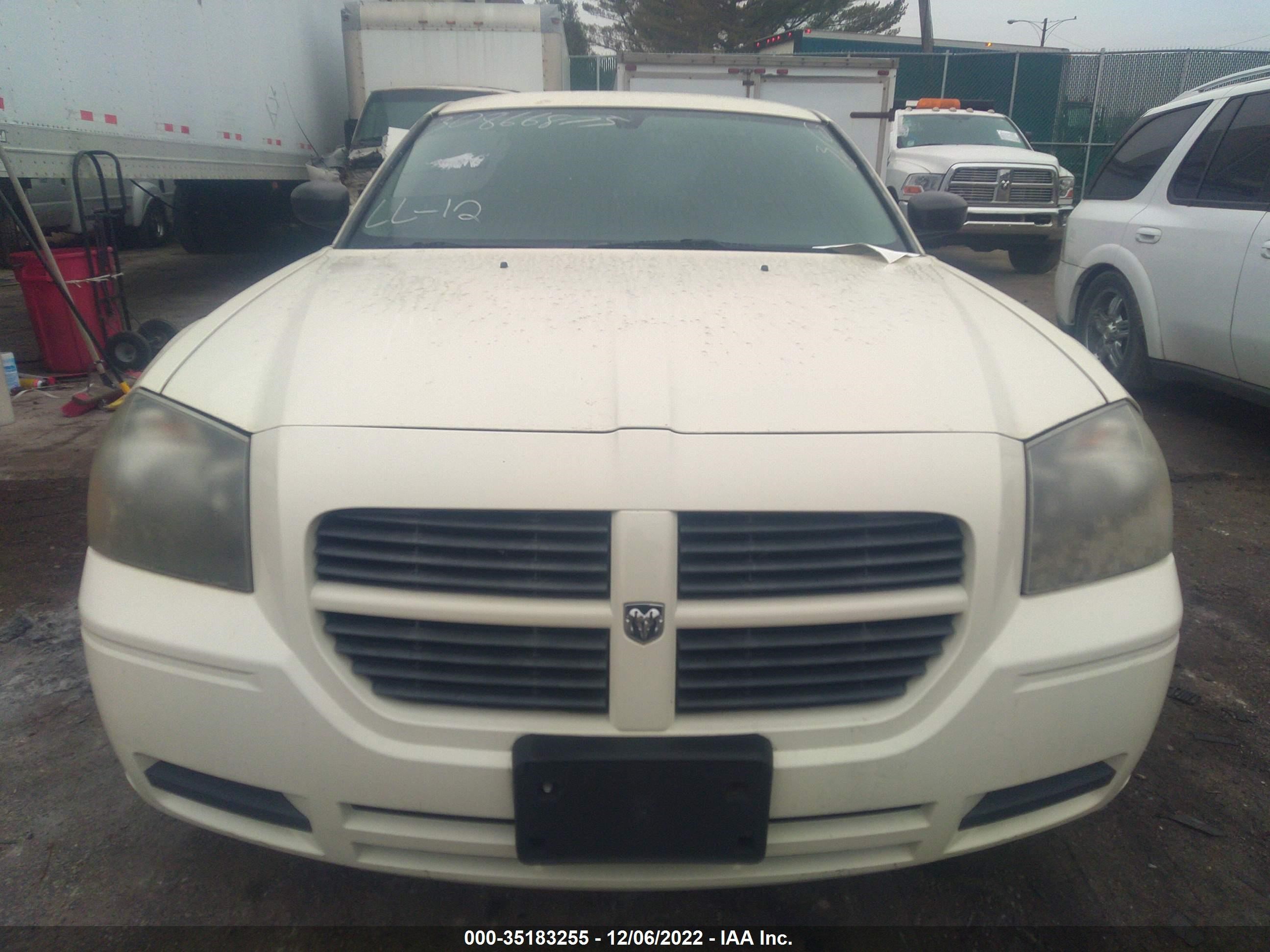 Photo 5 VIN: 2D4FV48V25H159854 - DODGE MAGNUM 