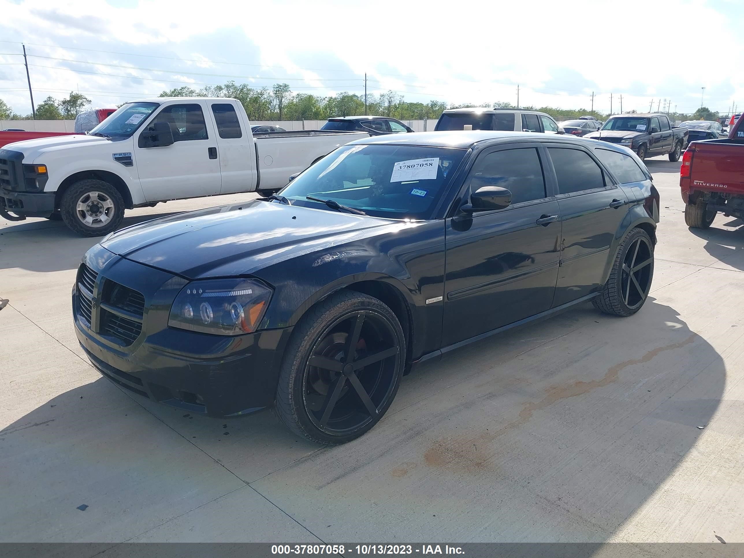 Photo 1 VIN: 2D4FV48V25H166691 - DODGE MAGNUM 