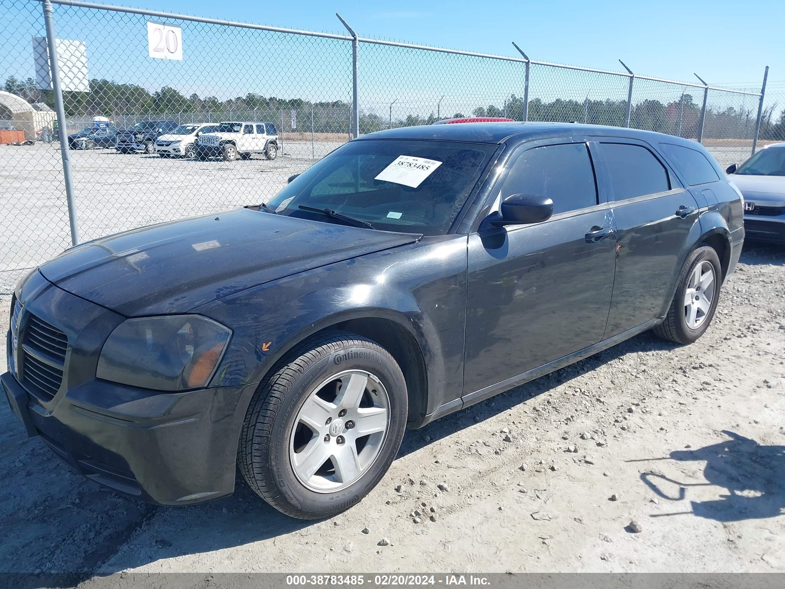 Photo 1 VIN: 2D4FV48V25H607056 - DODGE MAGNUM 