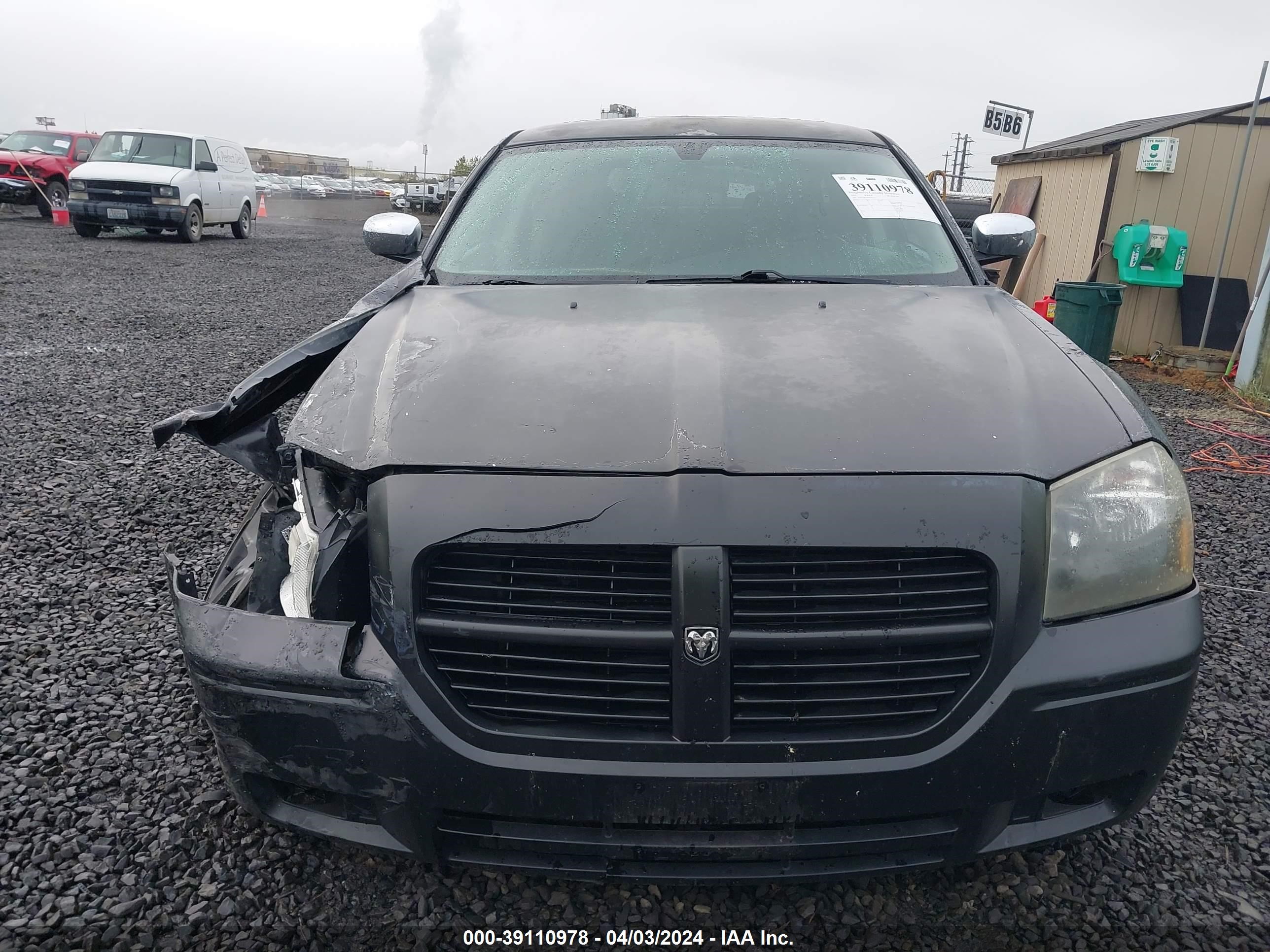 Photo 11 VIN: 2D4FV48V45H579177 - DODGE MAGNUM 