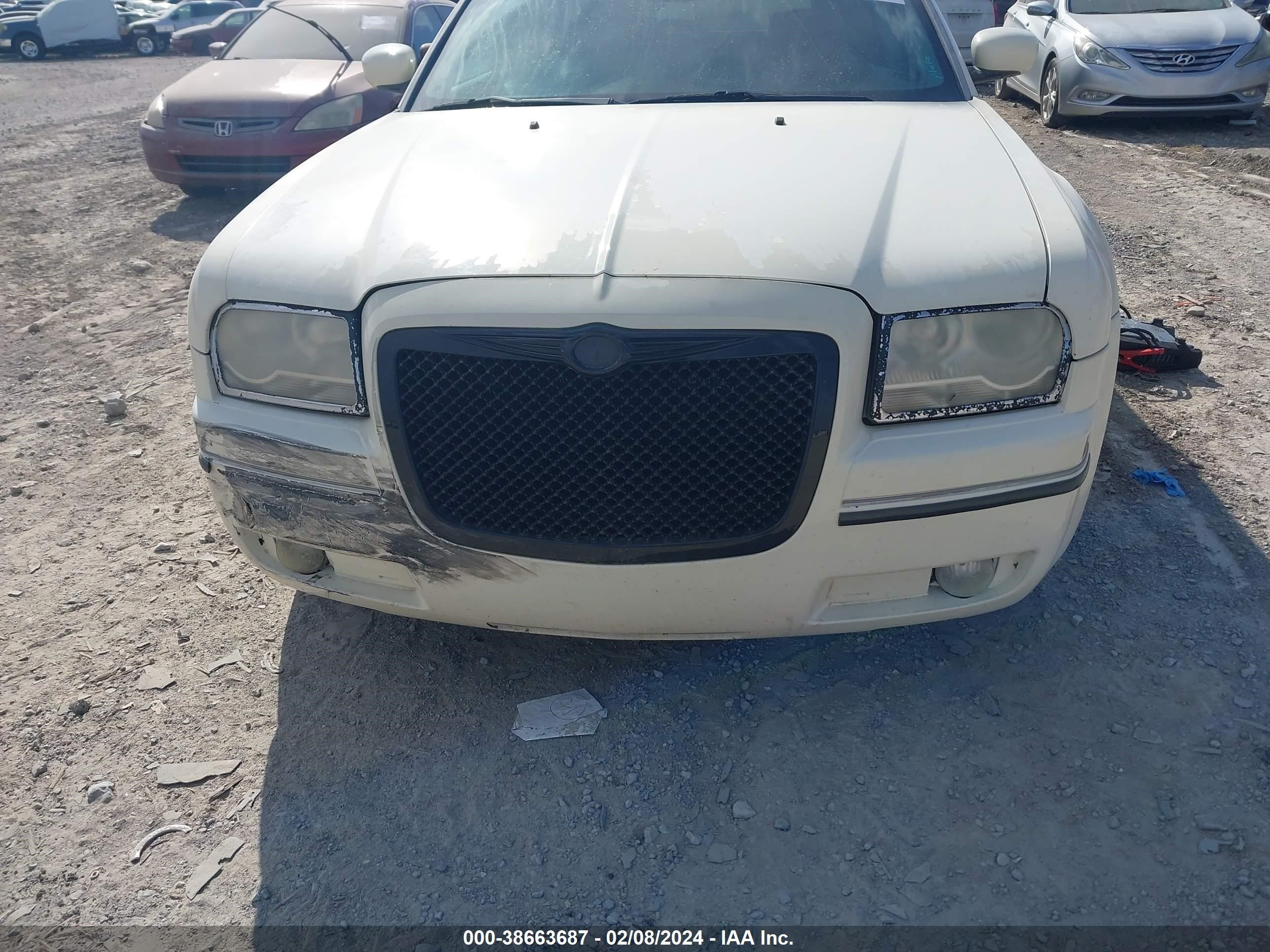 Photo 5 VIN: 2D4FV48V85H677340 - DODGE MAGNUM 