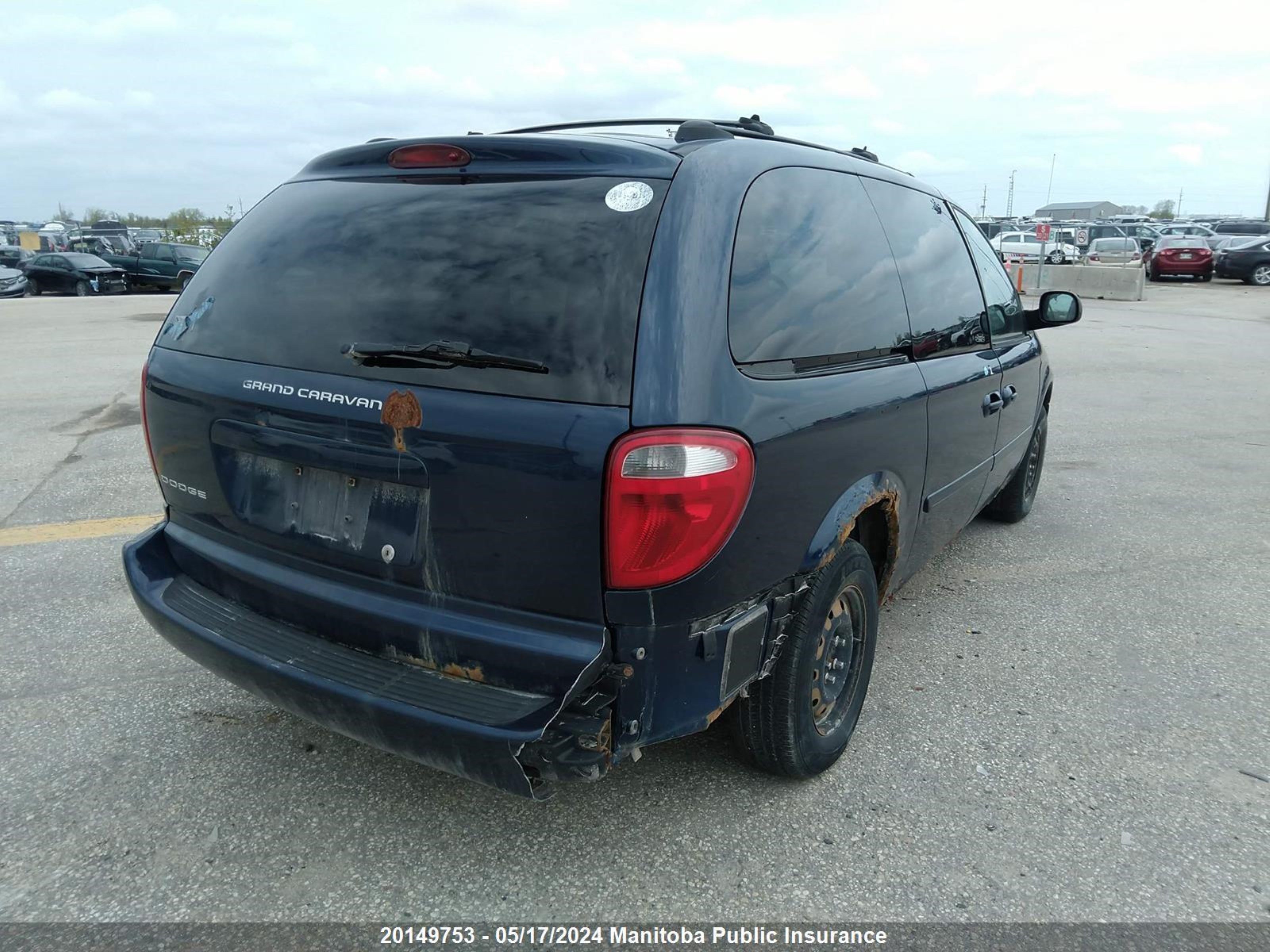 Photo 3 VIN: 2D4GP24R45R312398 - DODGE CARAVAN 