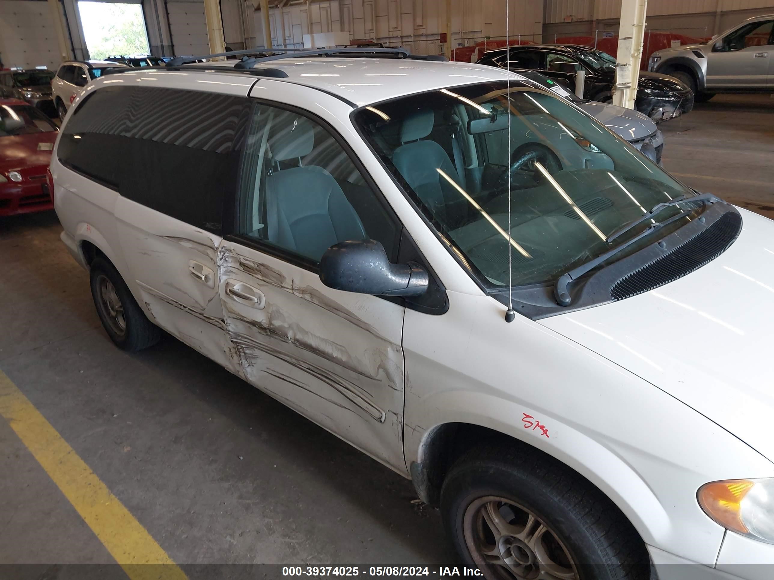 Photo 12 VIN: 2D4GP24R95R308878 - DODGE CARAVAN 