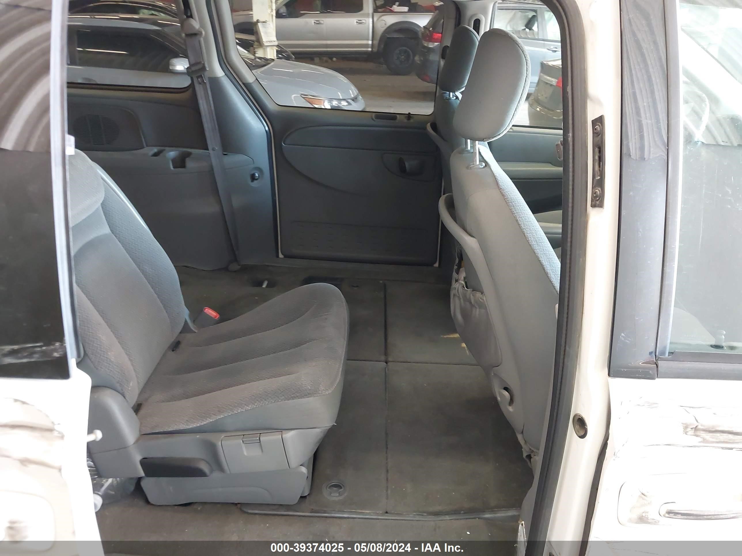 Photo 7 VIN: 2D4GP24R95R308878 - DODGE CARAVAN 