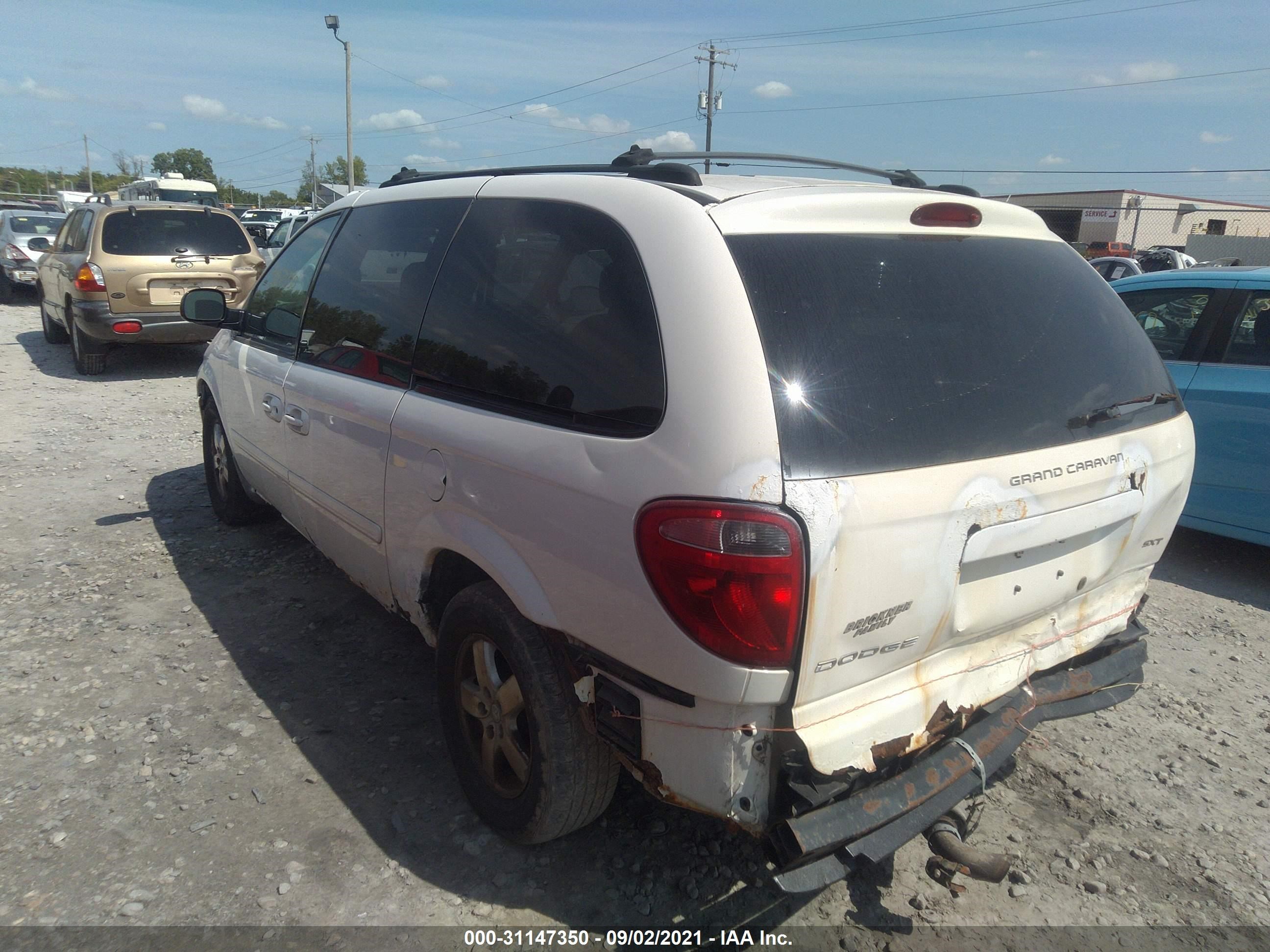 Photo 2 VIN: 2D4GP44L05R501296 - DODGE CARAVAN 