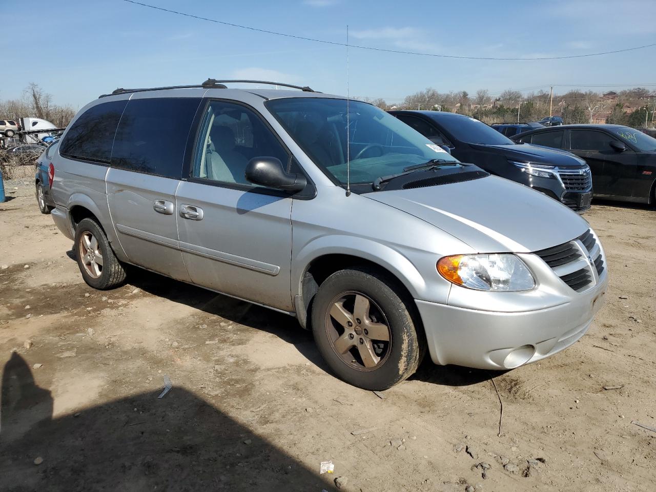 Photo 3 VIN: 2D4GP44L06R603196 - DODGE CARAVAN 