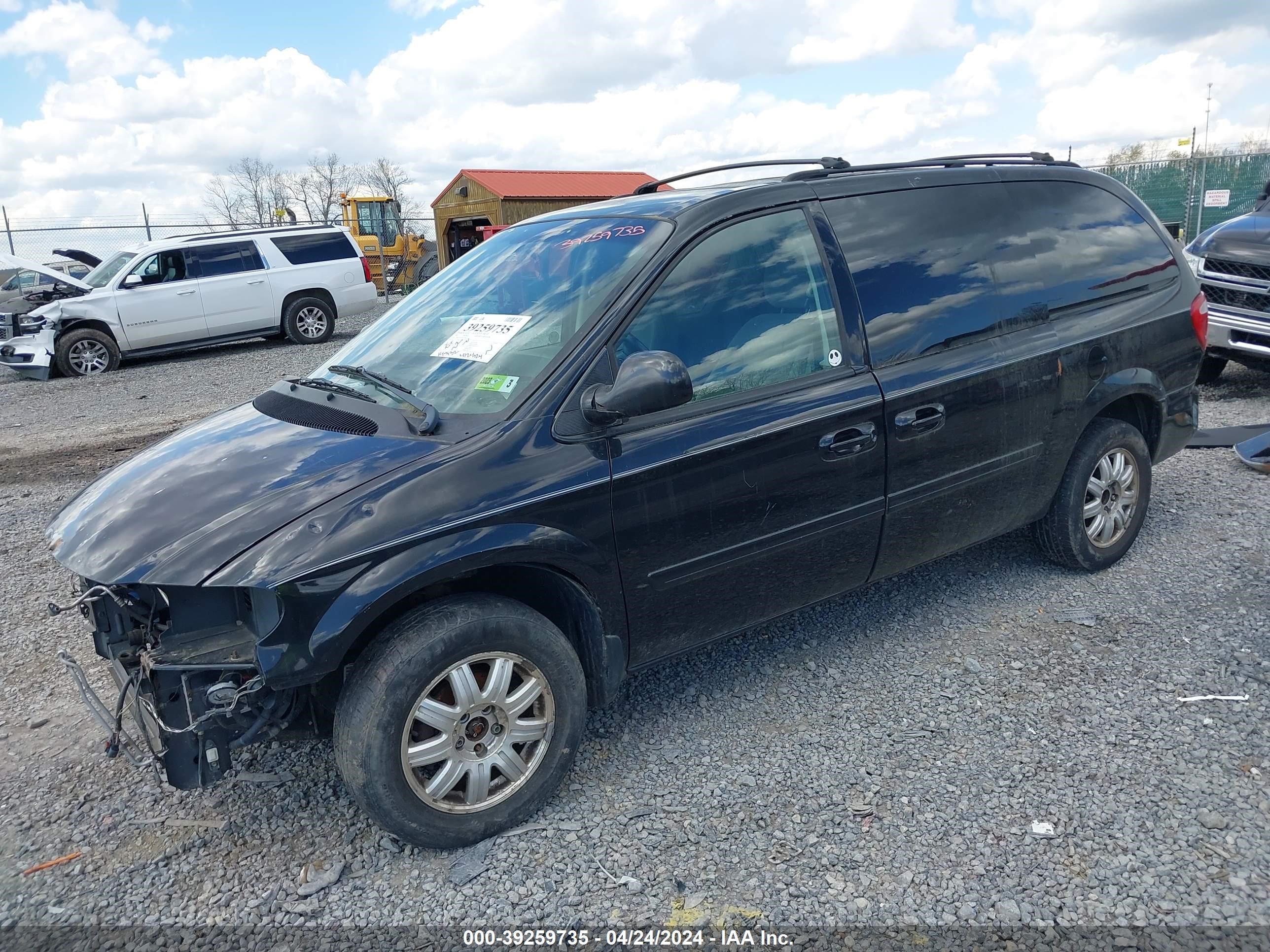 Photo 1 VIN: 2D4GP44L07R332030 - DODGE CARAVAN 