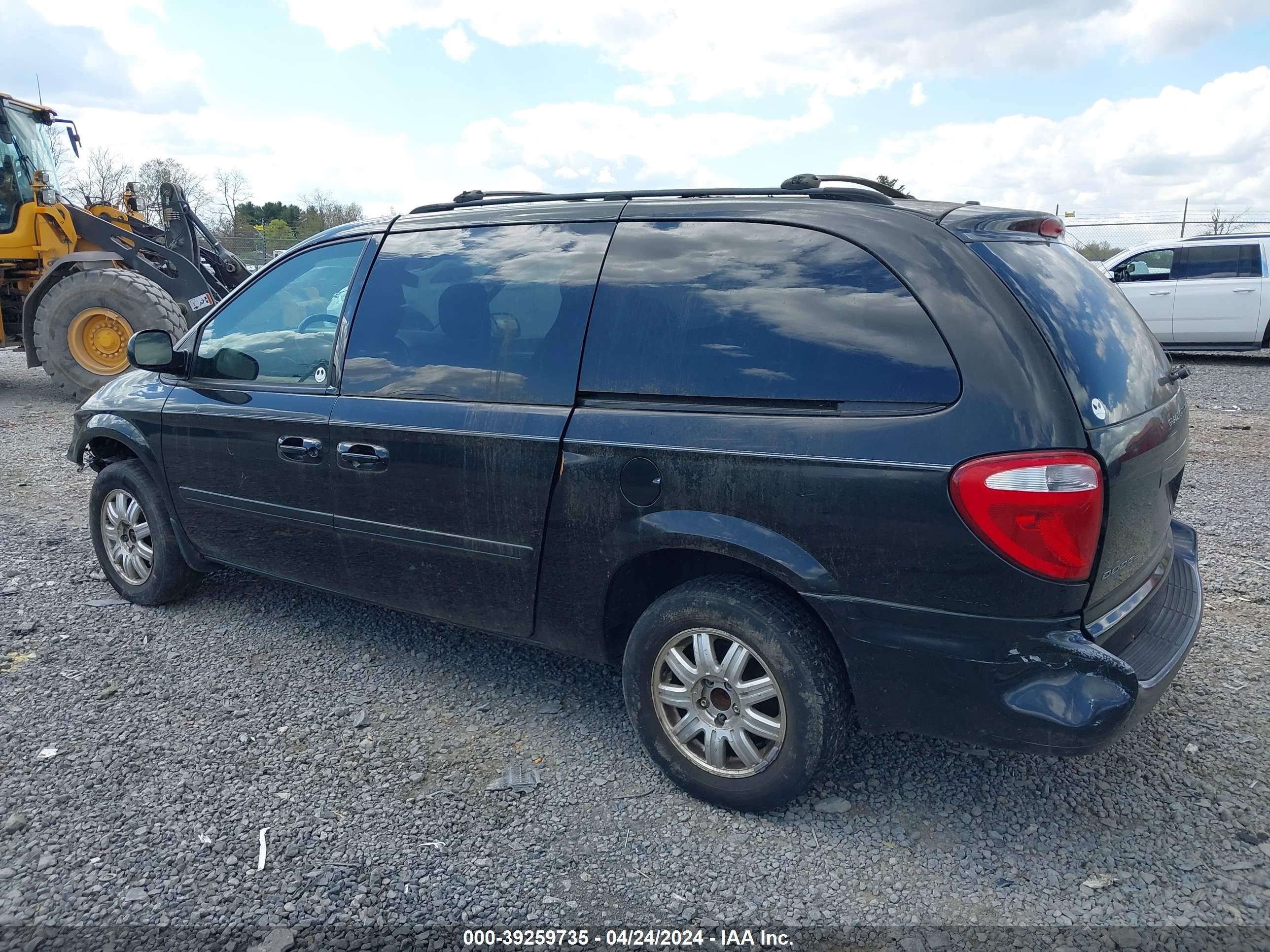 Photo 2 VIN: 2D4GP44L07R332030 - DODGE CARAVAN 