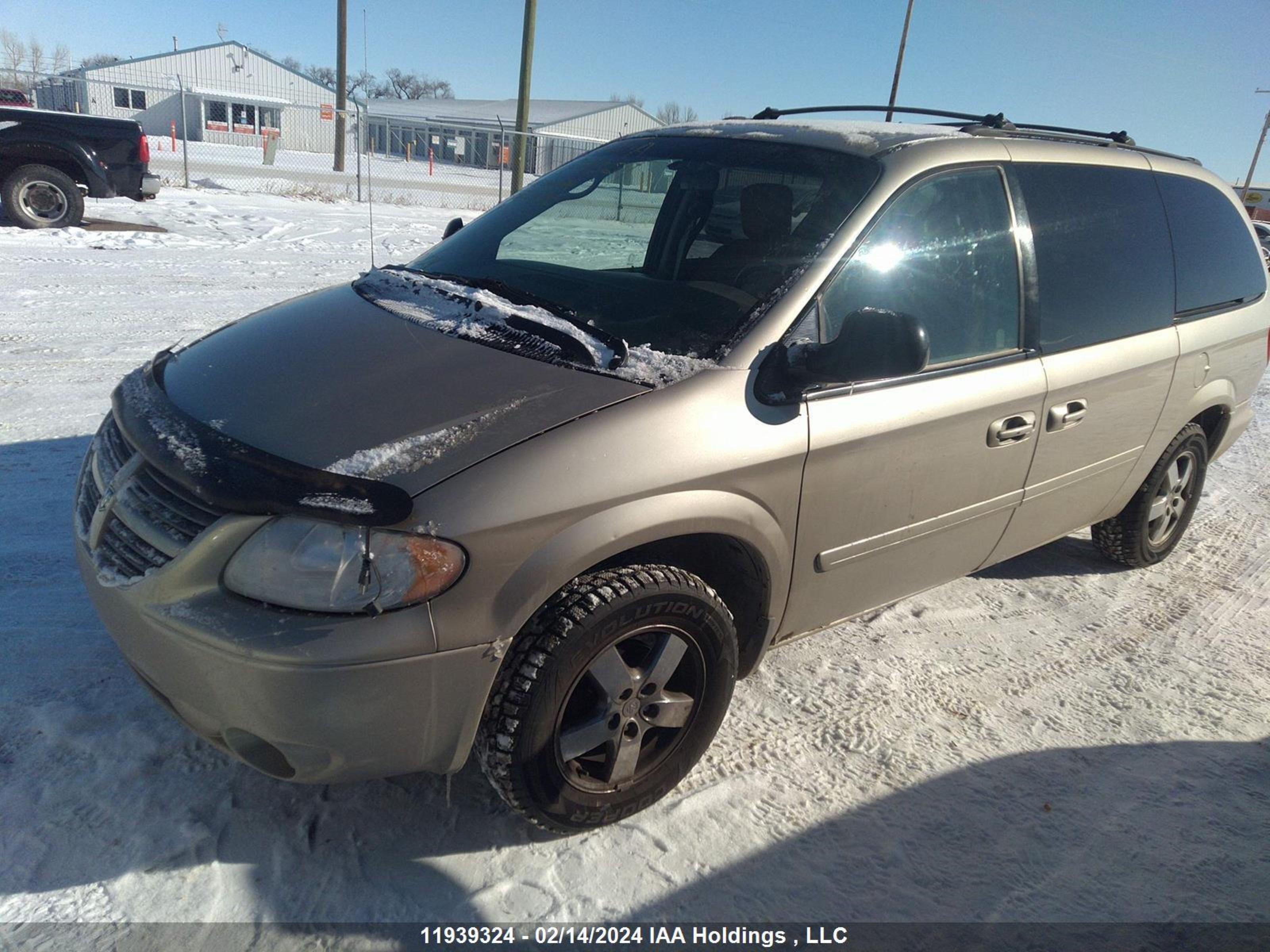 Photo 1 VIN: 2D4GP44L16R677906 - DODGE CARAVAN 