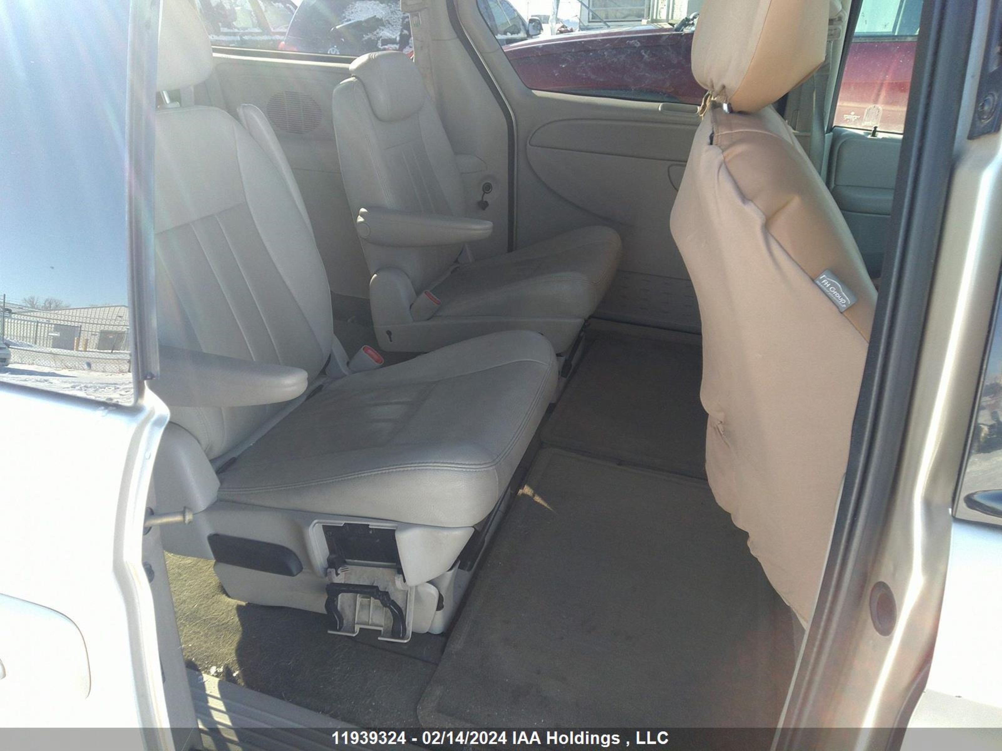 Photo 7 VIN: 2D4GP44L16R677906 - DODGE CARAVAN 