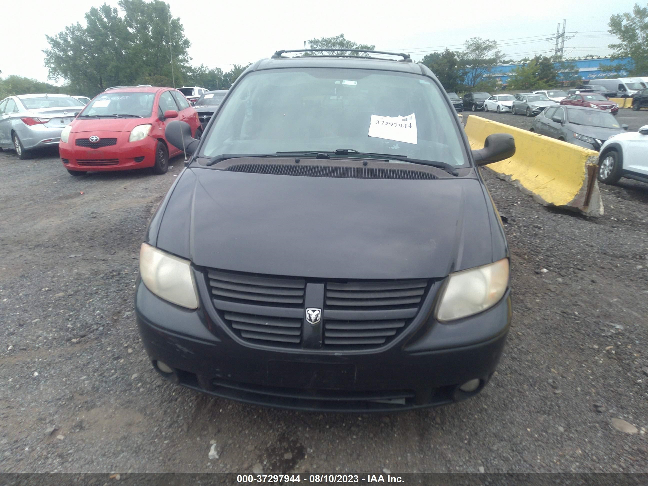 Photo 5 VIN: 2D4GP44L16R730197 - DODGE CARAVAN 