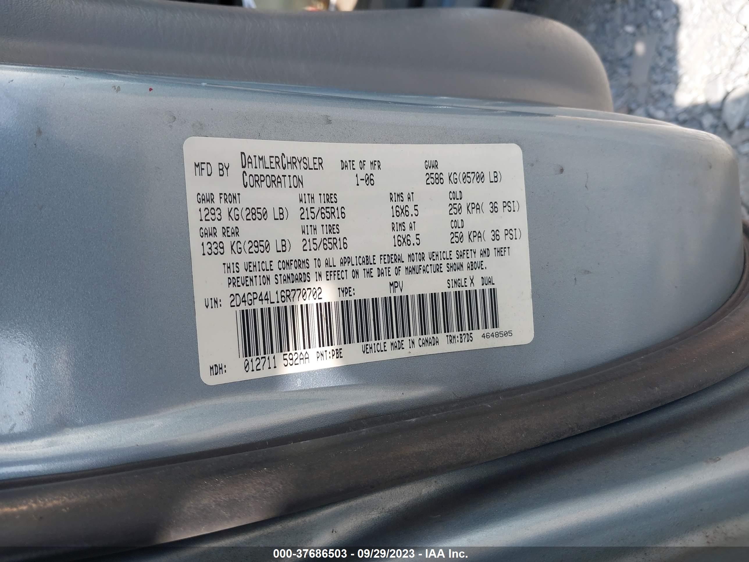 Photo 8 VIN: 2D4GP44L16R770702 - DODGE CARAVAN 