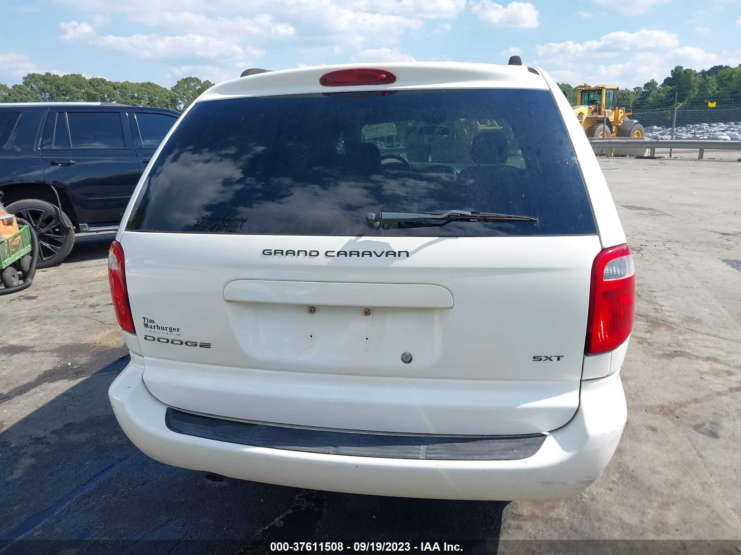 Photo 15 VIN: 2D4GP44L17R242448 - DODGE CARAVAN 