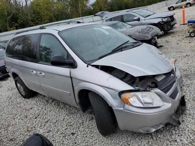 Photo 3 VIN: 2D4GP44L17R268211 - DODGE CARAVAN 