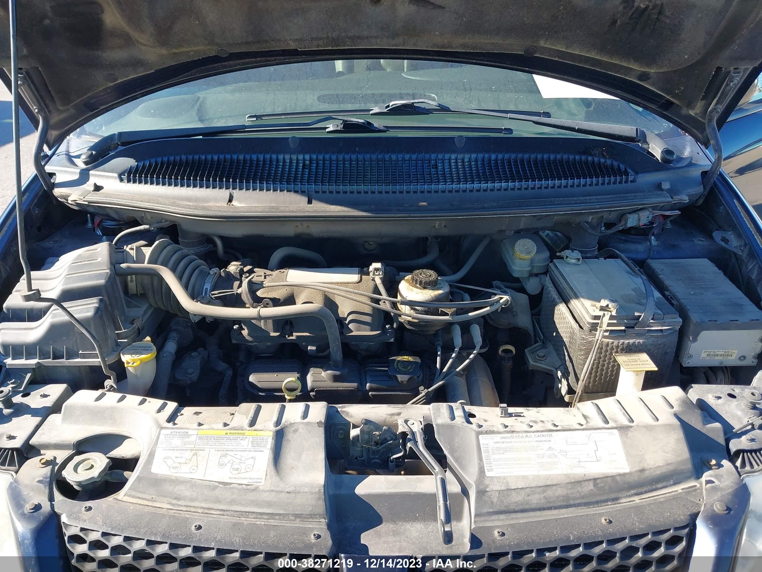 Photo 9 VIN: 2D4GP44L24R570411 - DODGE CARAVAN 