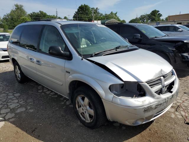 Photo 3 VIN: 2D4GP44L25R288223 - DODGE CARAVAN 