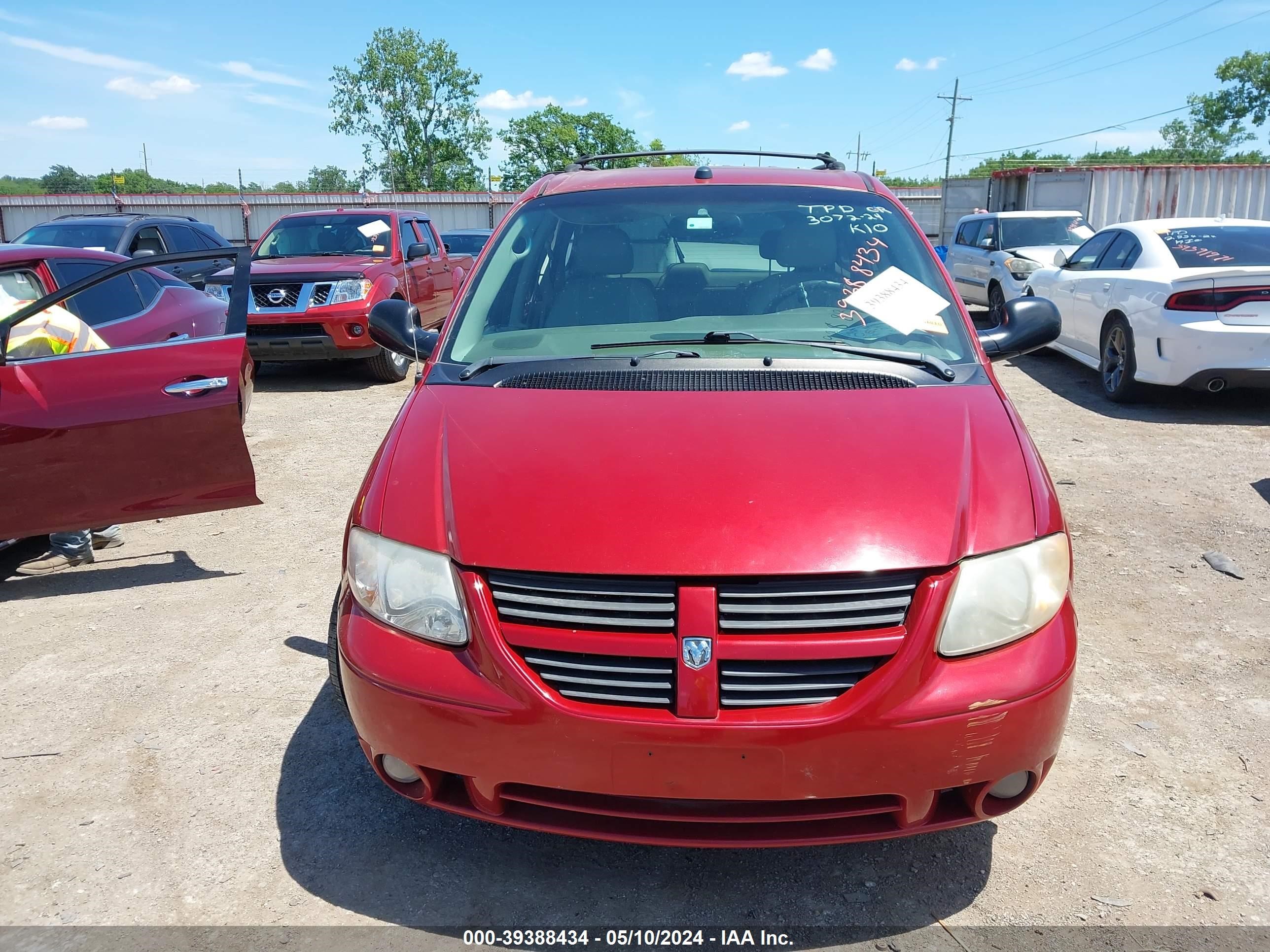 Photo 11 VIN: 2D4GP44L25R585251 - DODGE CARAVAN 