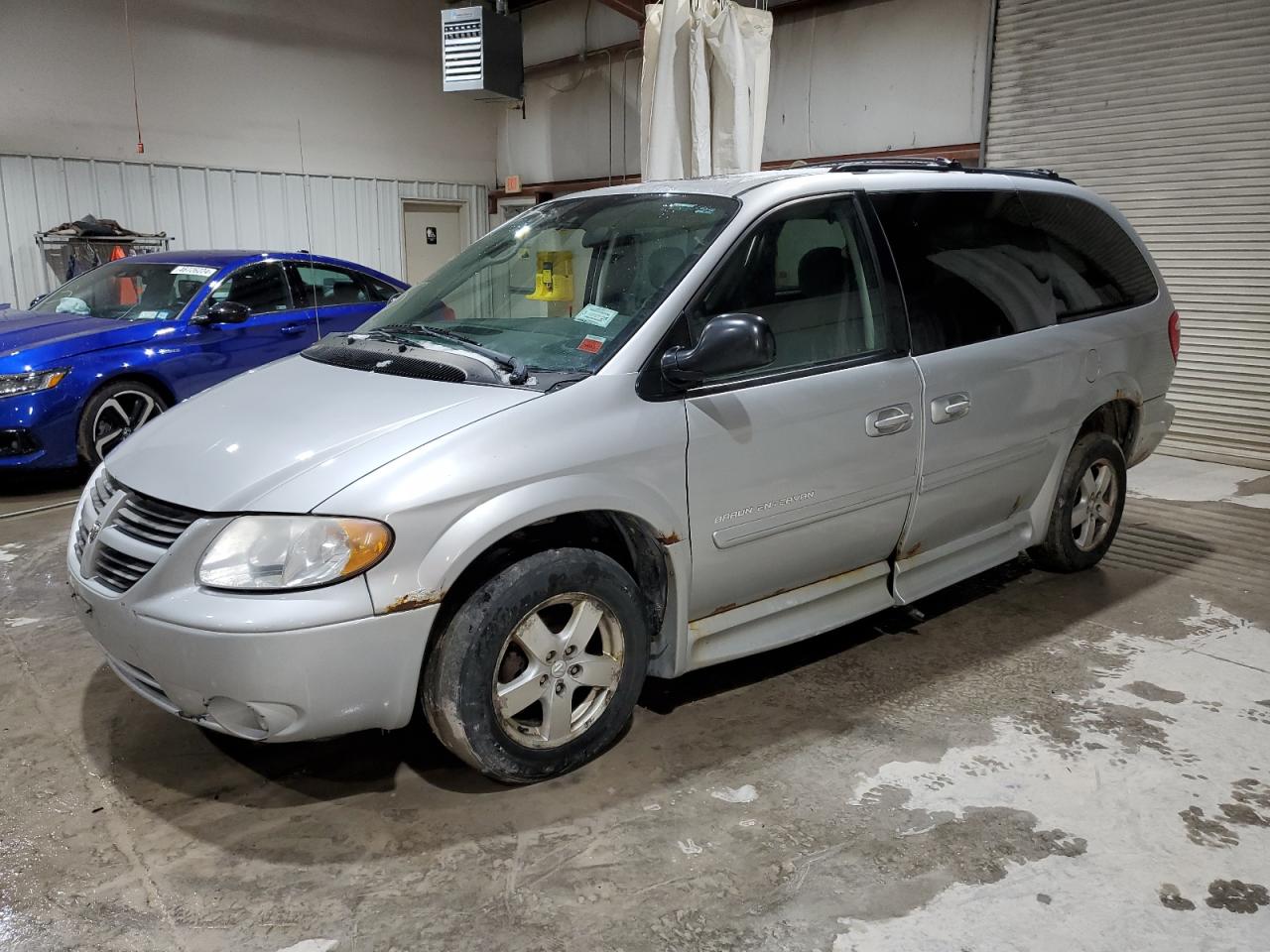 Photo 0 VIN: 2D4GP44L27R313804 - DODGE CARAVAN 