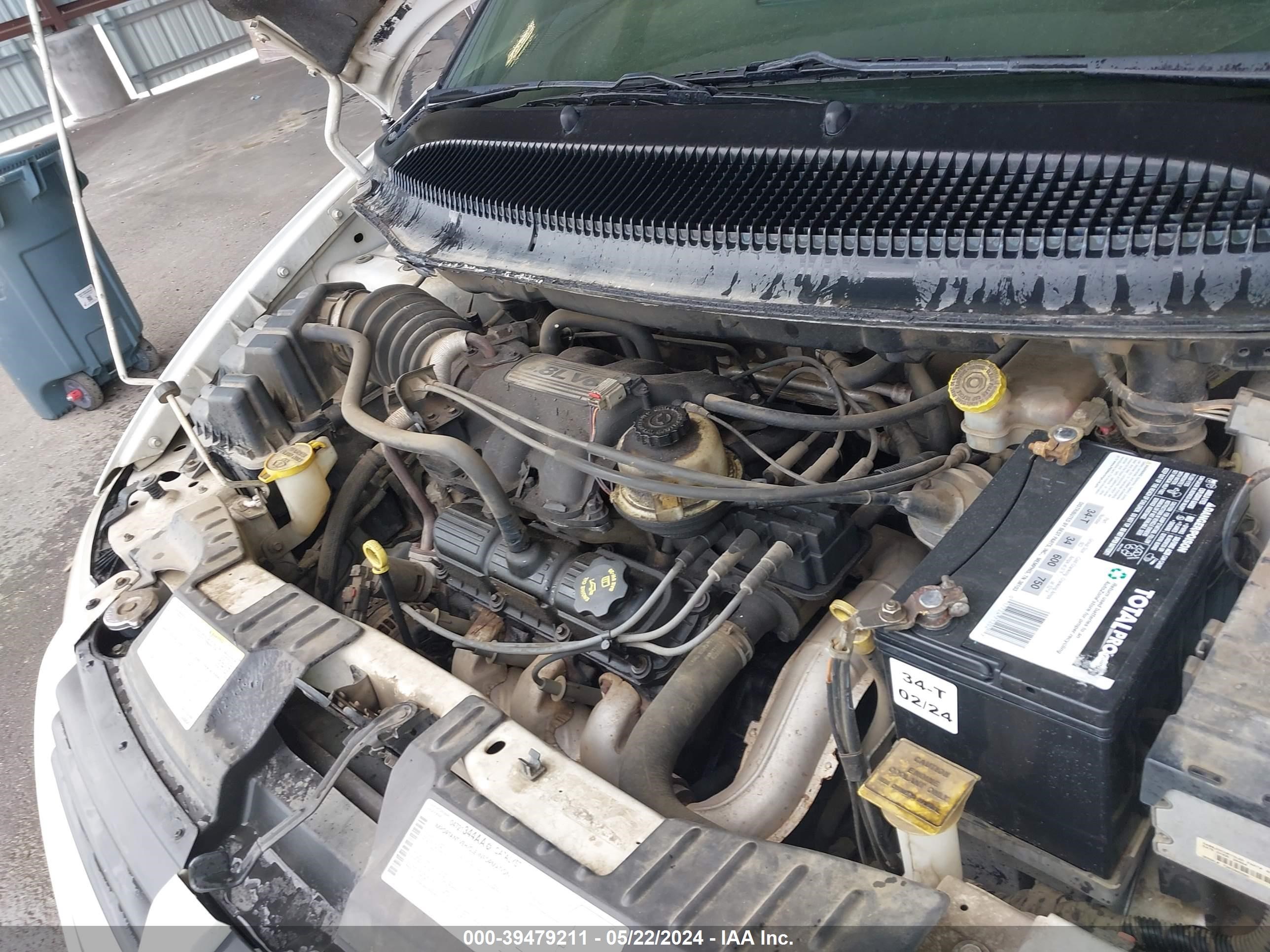 Photo 9 VIN: 2D4GP44L35R282818 - DODGE CARAVAN 