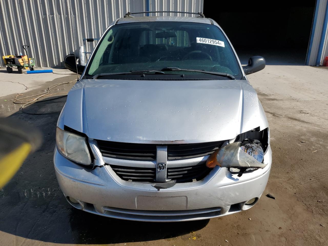 Photo 4 VIN: 2D4GP44L35R537550 - DODGE CARAVAN 