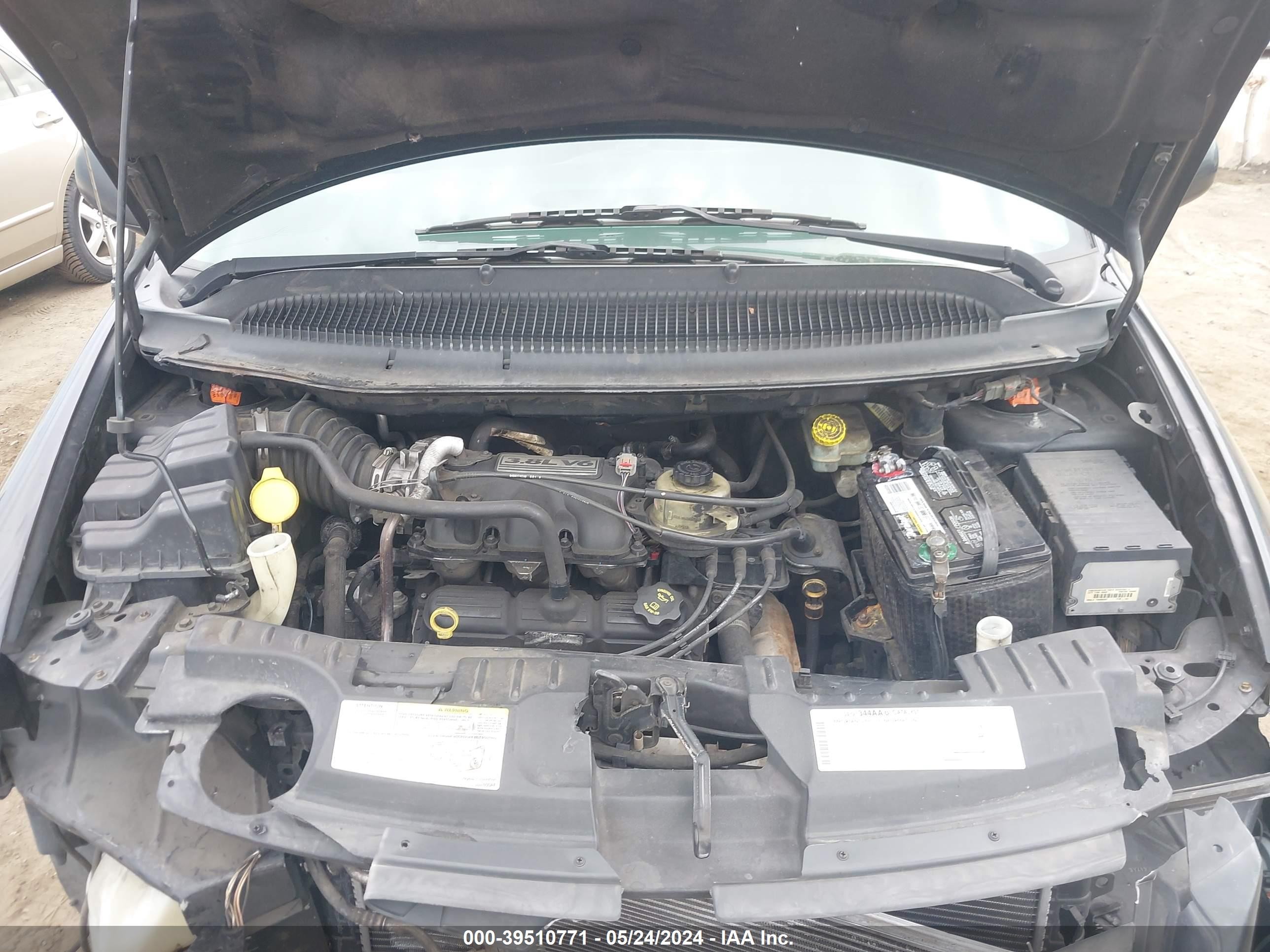 Photo 9 VIN: 2D4GP44L45R448294 - DODGE CARAVAN 